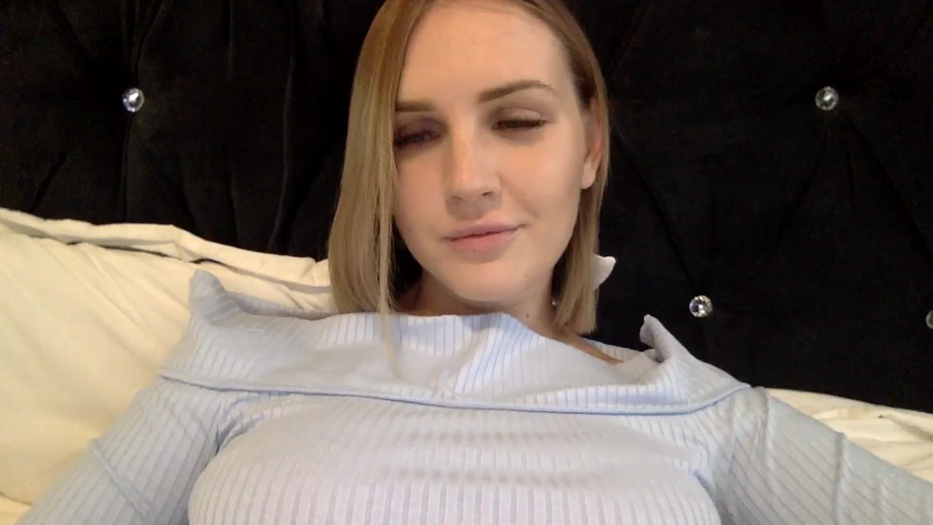 Gallery image thumbnail from Nicole_1286's myfreecams stream on, 12/29/2023, 18:03 image 13 of 20