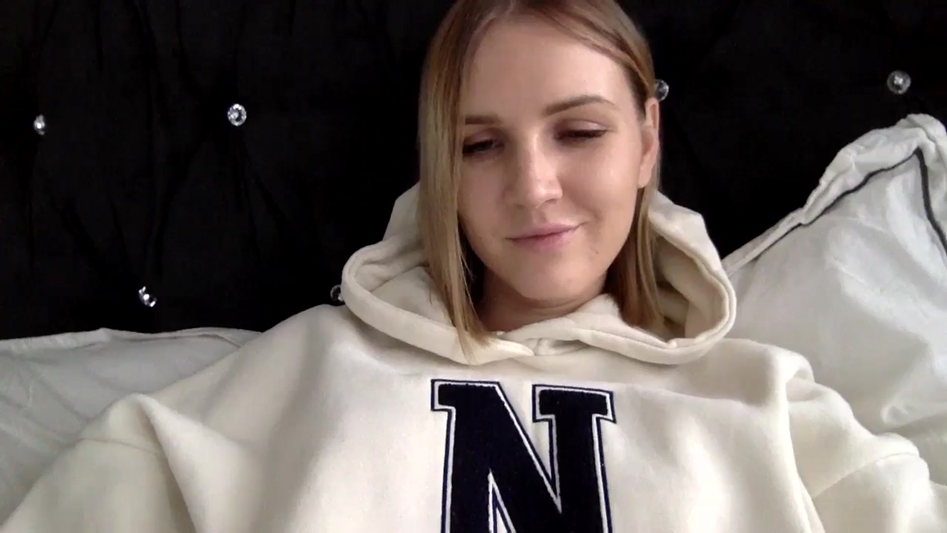 Gallery image thumbnail from Nicole_1286's myfreecams stream on, 01/19/2024, 17:46 image 2 of 20