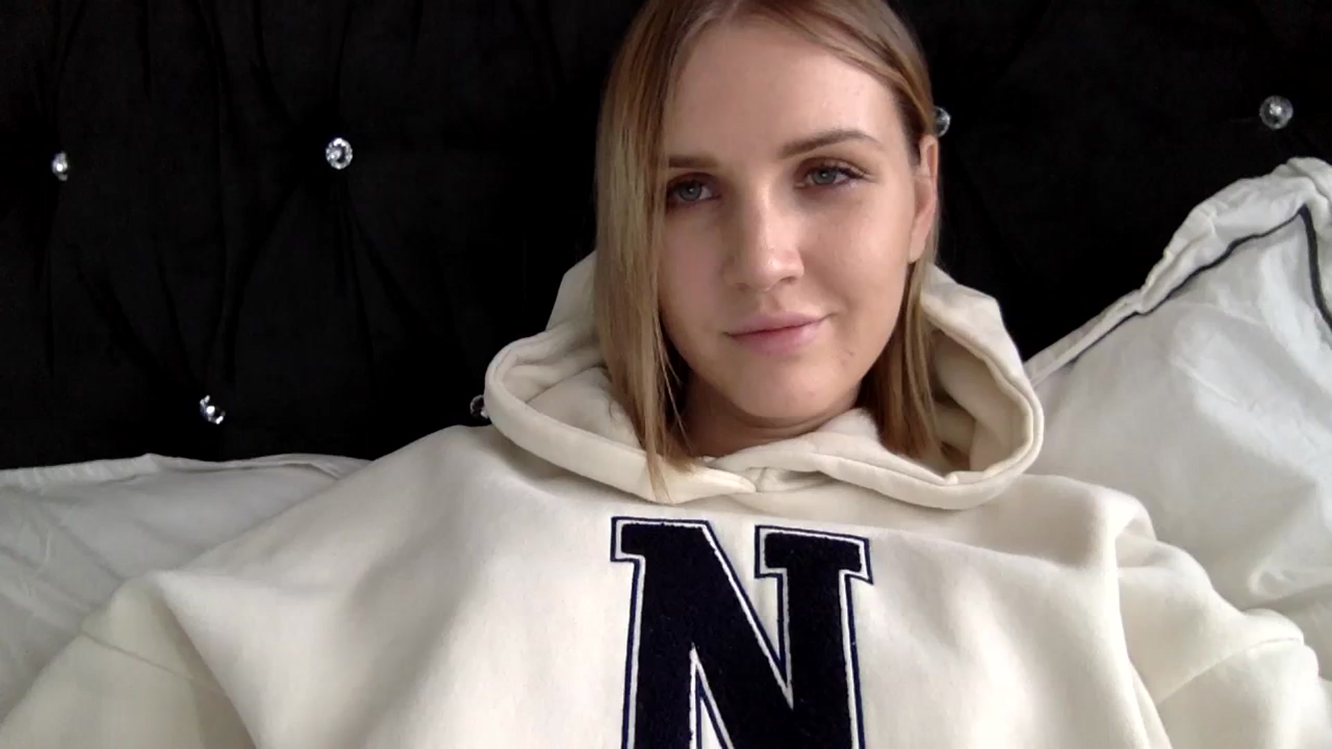 Gallery image thumbnail from Nicole_1286's myfreecams stream on, 01/19/2024, 17:46 image 1 of 20