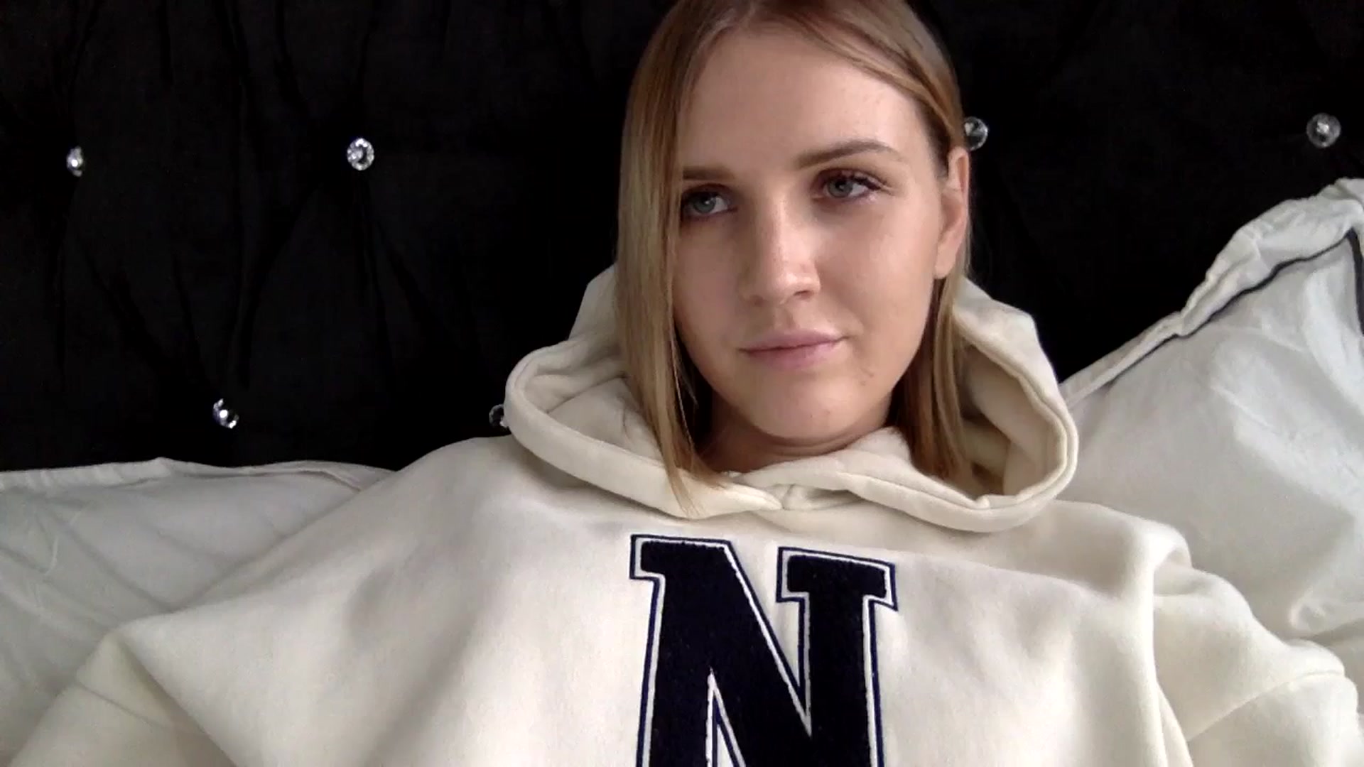 Gallery image thumbnail from Nicole_1286's myfreecams stream on, 01/19/2024, 17:46 image 8 of 20