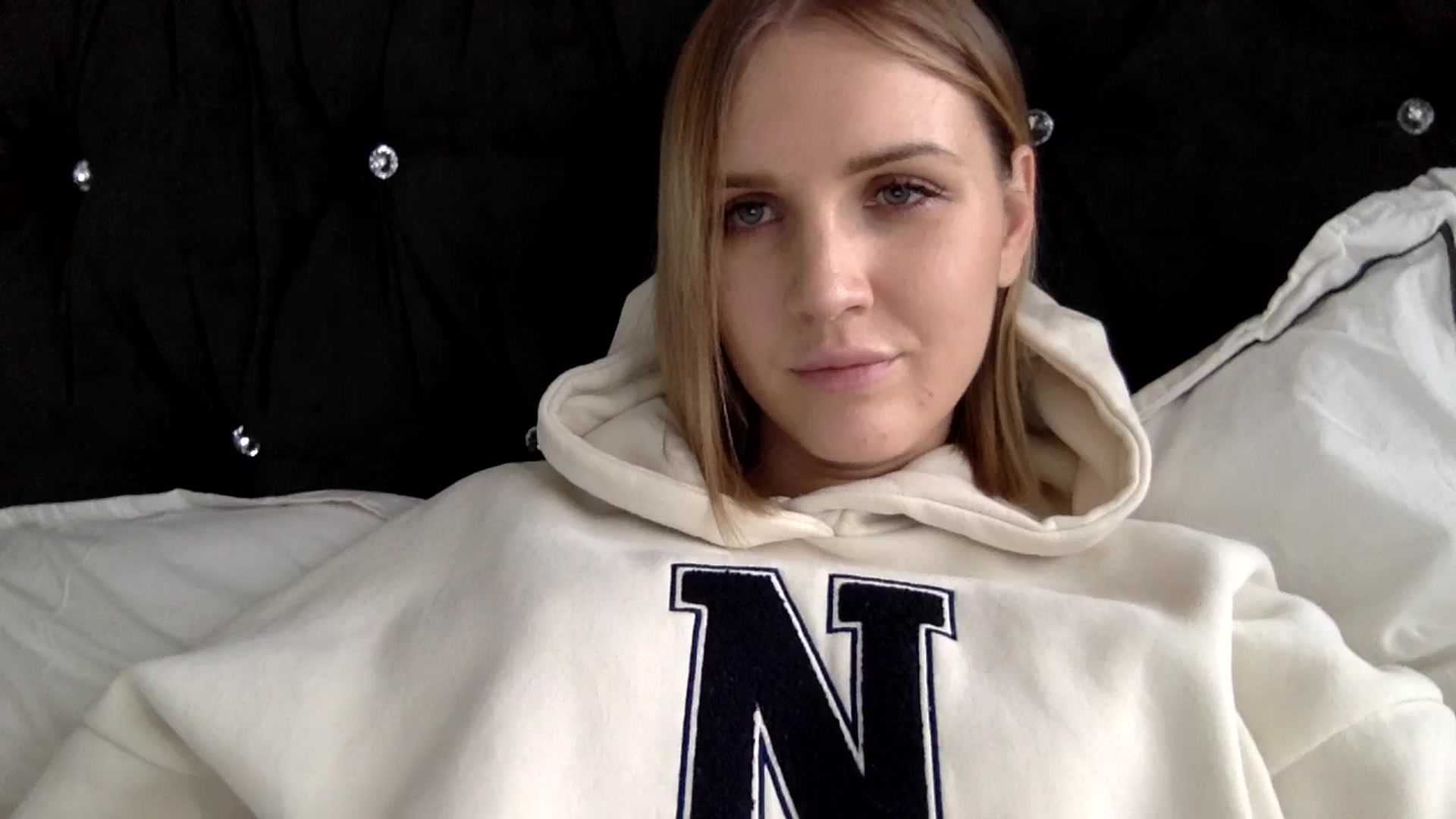 Gallery image thumbnail from Nicole_1286's myfreecams stream on, 01/19/2024, 17:46 image 9 of 20