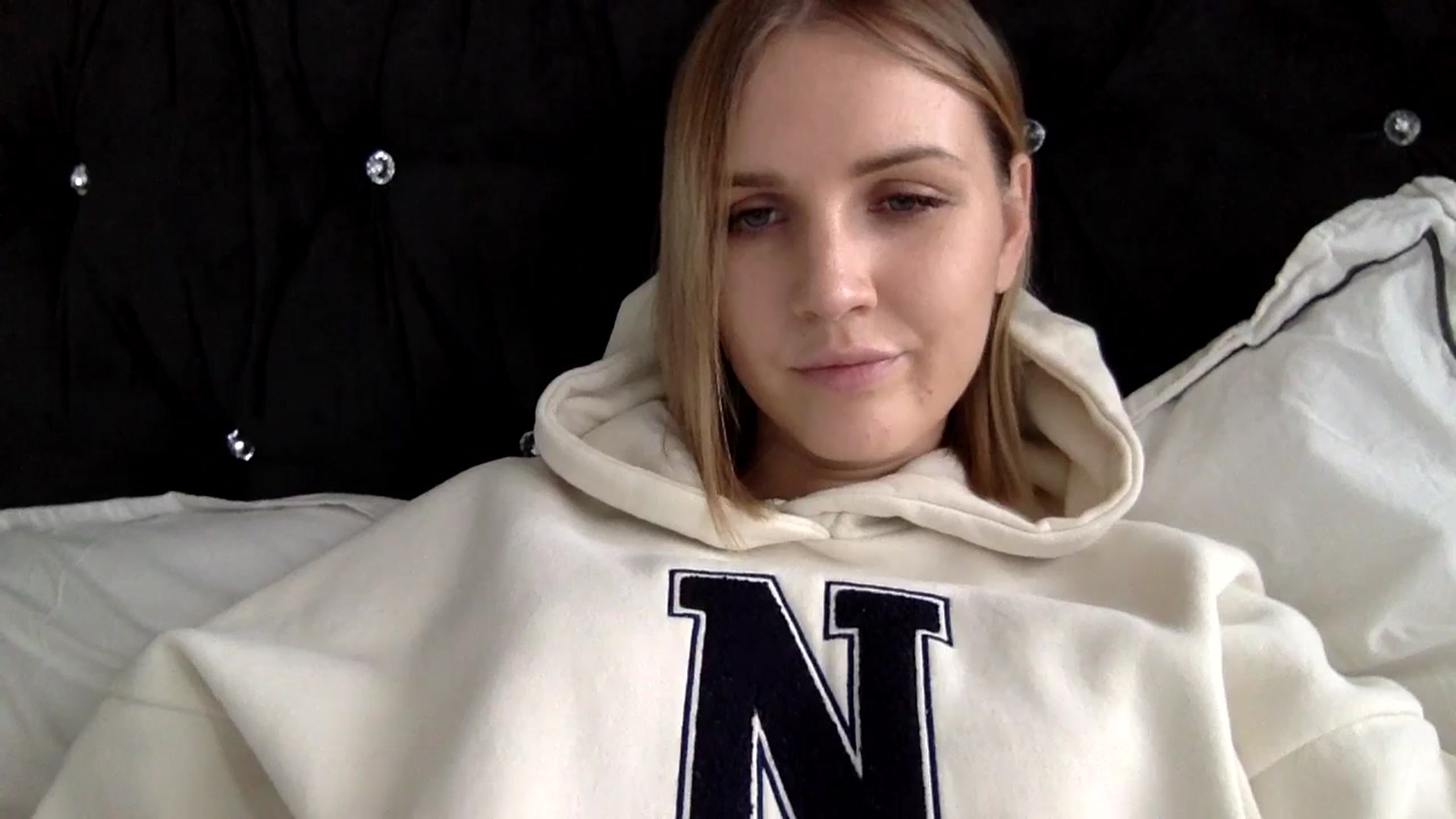 Gallery image thumbnail from Nicole_1286's myfreecams stream on, 01/19/2024, 17:46 image 7 of 20