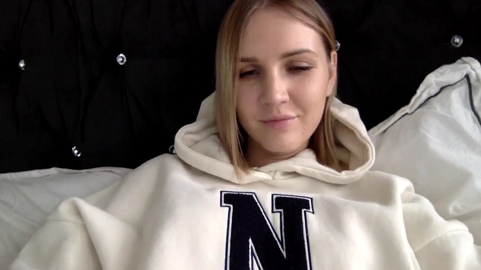 Gallery image thumbnail from Nicole_1286's myfreecams stream on, 01/19/2024, 17:46 image 3 of 20