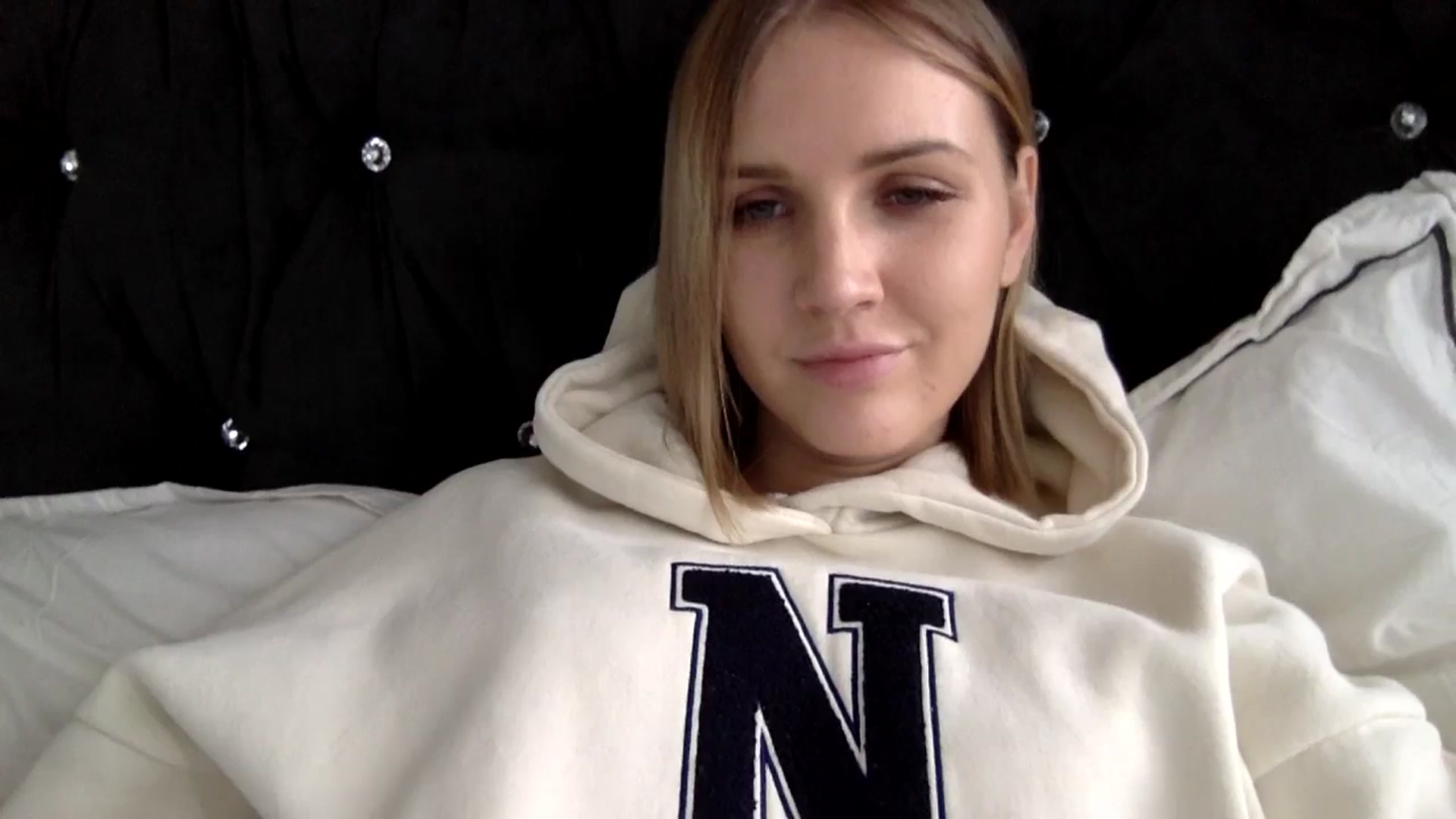 Gallery image thumbnail from Nicole_1286's myfreecams stream on, 01/19/2024, 17:46 image 5 of 20