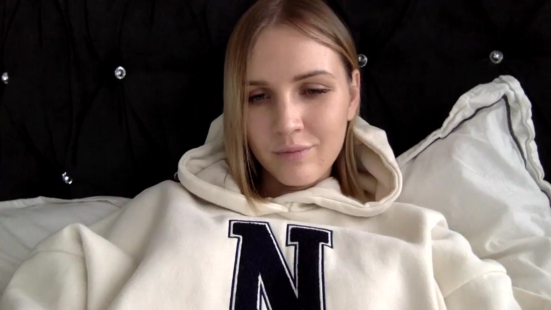 Gallery image thumbnail from Nicole_1286's myfreecams stream on, 01/19/2024, 17:46 image 11 of 20