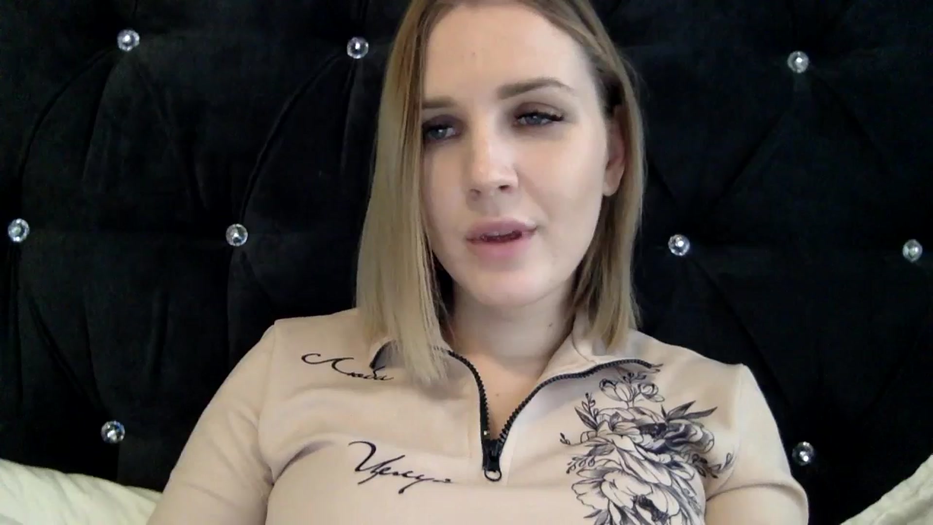 Gallery image thumbnail from Nicole_1286's myfreecams stream on, 01/30/2024, 17:27 image 3 of 20