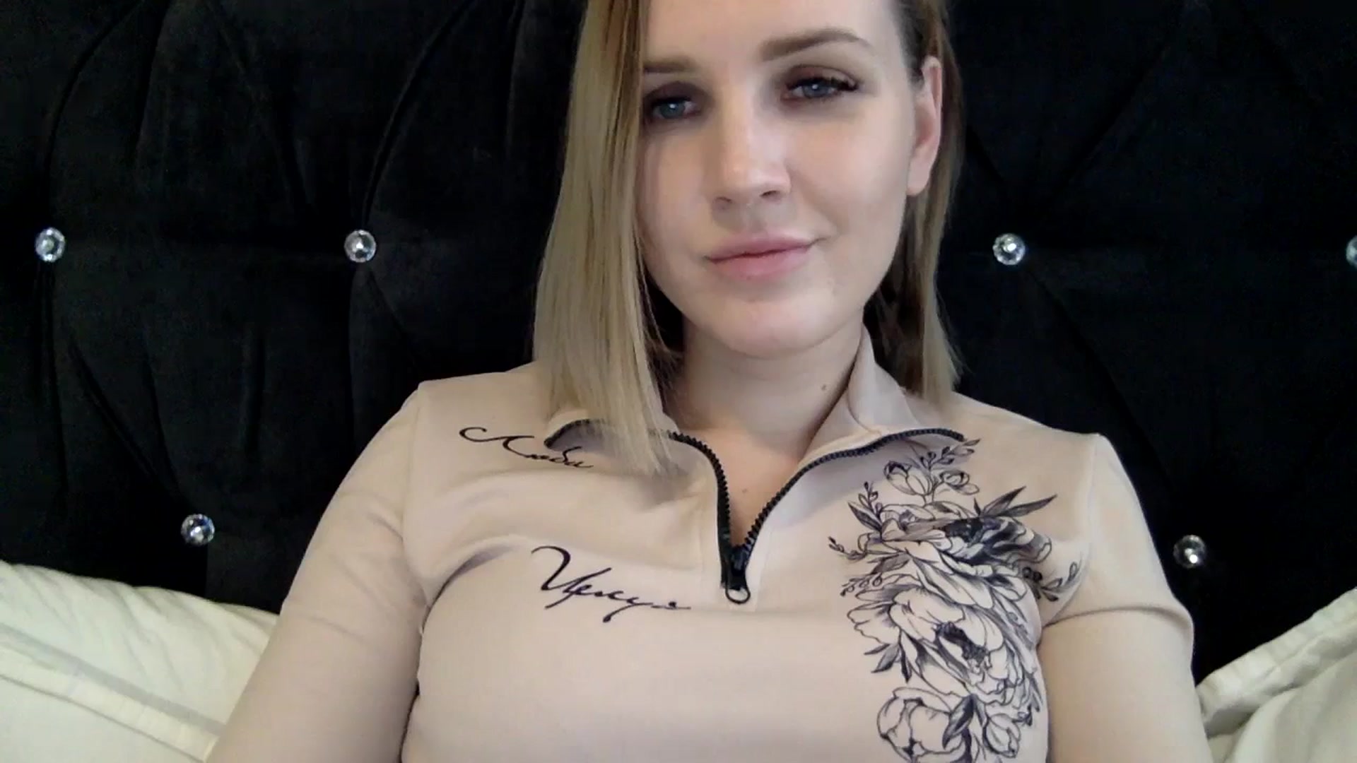 Gallery image thumbnail from Nicole_1286's myfreecams stream on, 01/30/2024, 17:27 image 20 of 20