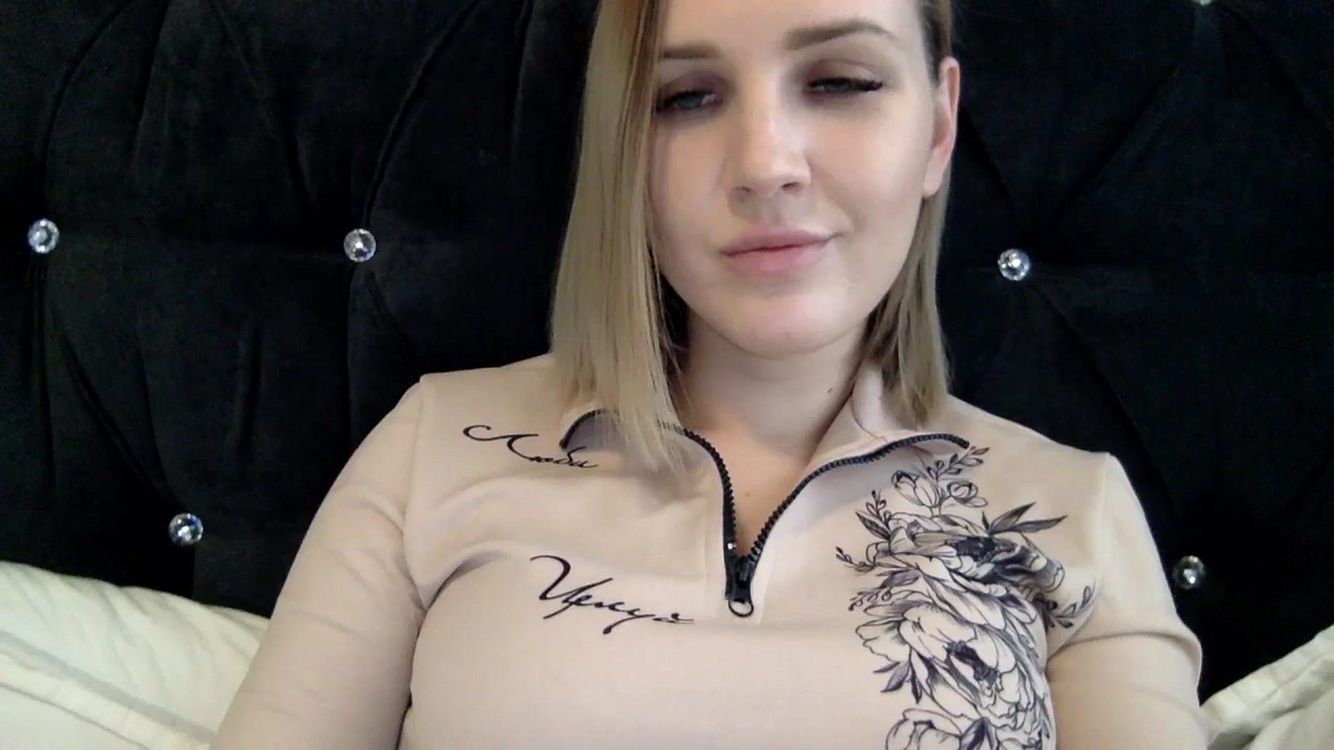 Gallery image thumbnail from Nicole_1286's myfreecams stream on, 01/30/2024, 17:27 image 5 of 20