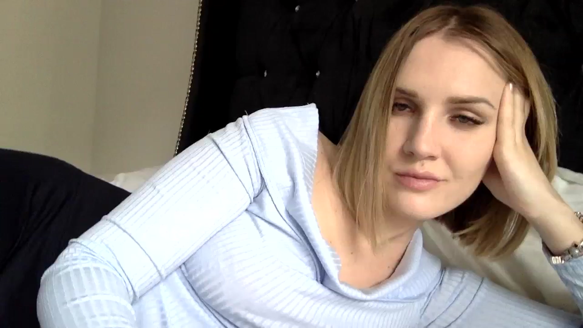 Gallery image thumbnail from Nicole_1286's myfreecams stream on, 02/12/2024, 17:21 image 2 of 20