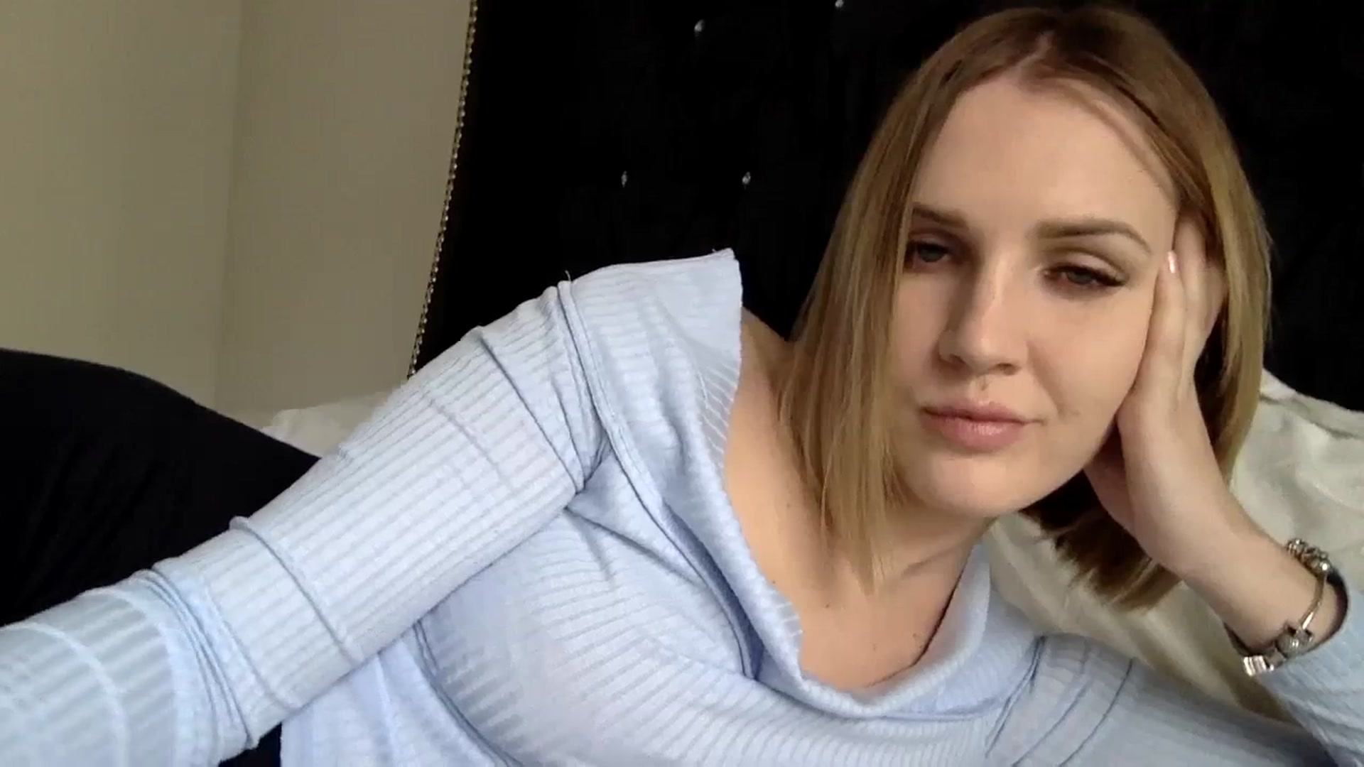 Gallery image thumbnail from Nicole_1286's myfreecams stream on, 02/12/2024, 17:21 image 7 of 20