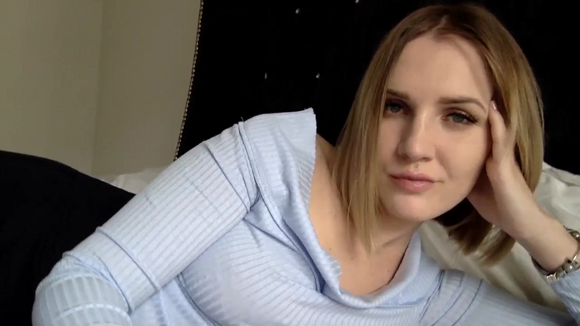Gallery image thumbnail from Nicole_1286's myfreecams stream on, 02/12/2024, 17:21 image 10 of 20