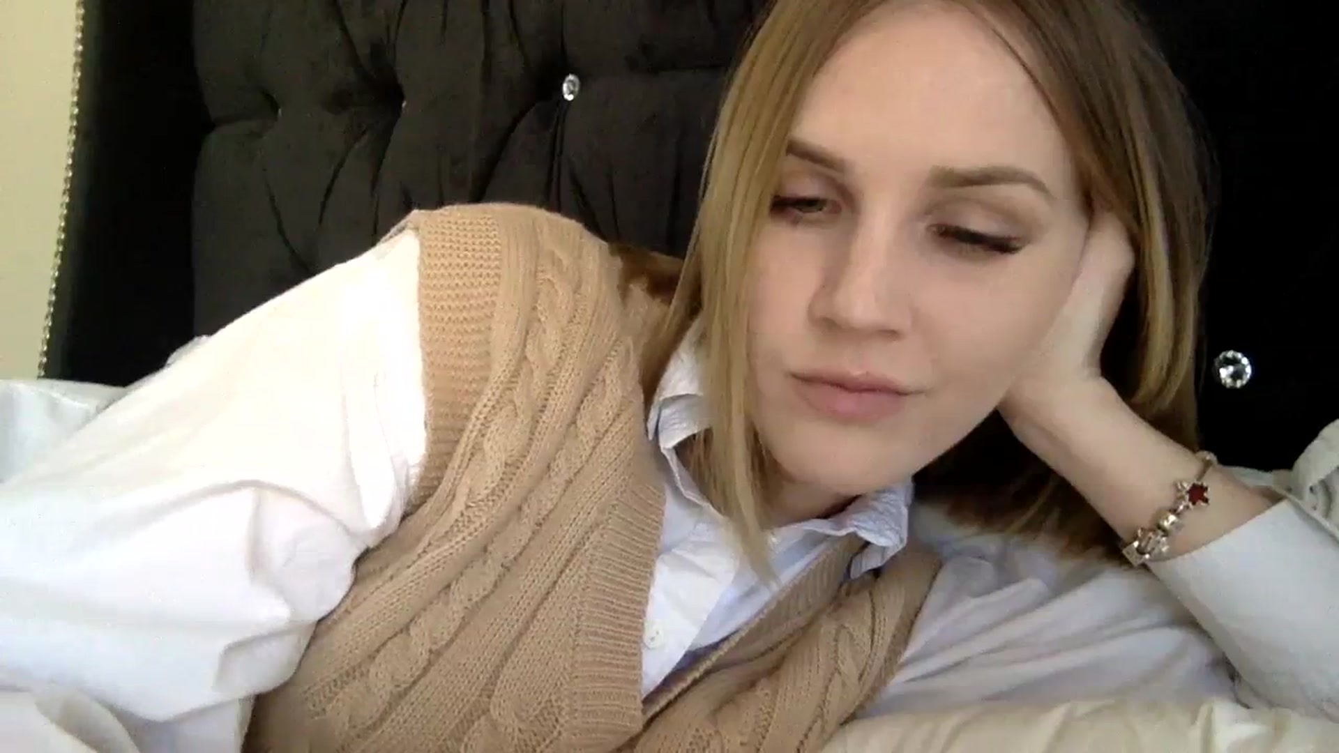 Gallery image thumbnail from Nicole_1286's myfreecams stream on, 02/20/2024, 18:27 image 16 of 20