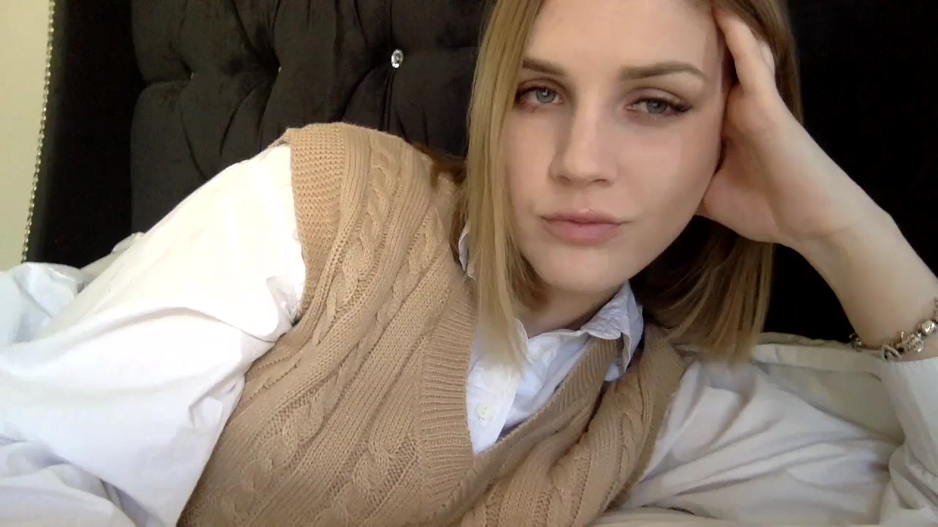 Gallery image thumbnail from Nicole_1286's myfreecams stream on, 02/20/2024, 18:27 image 20 of 20