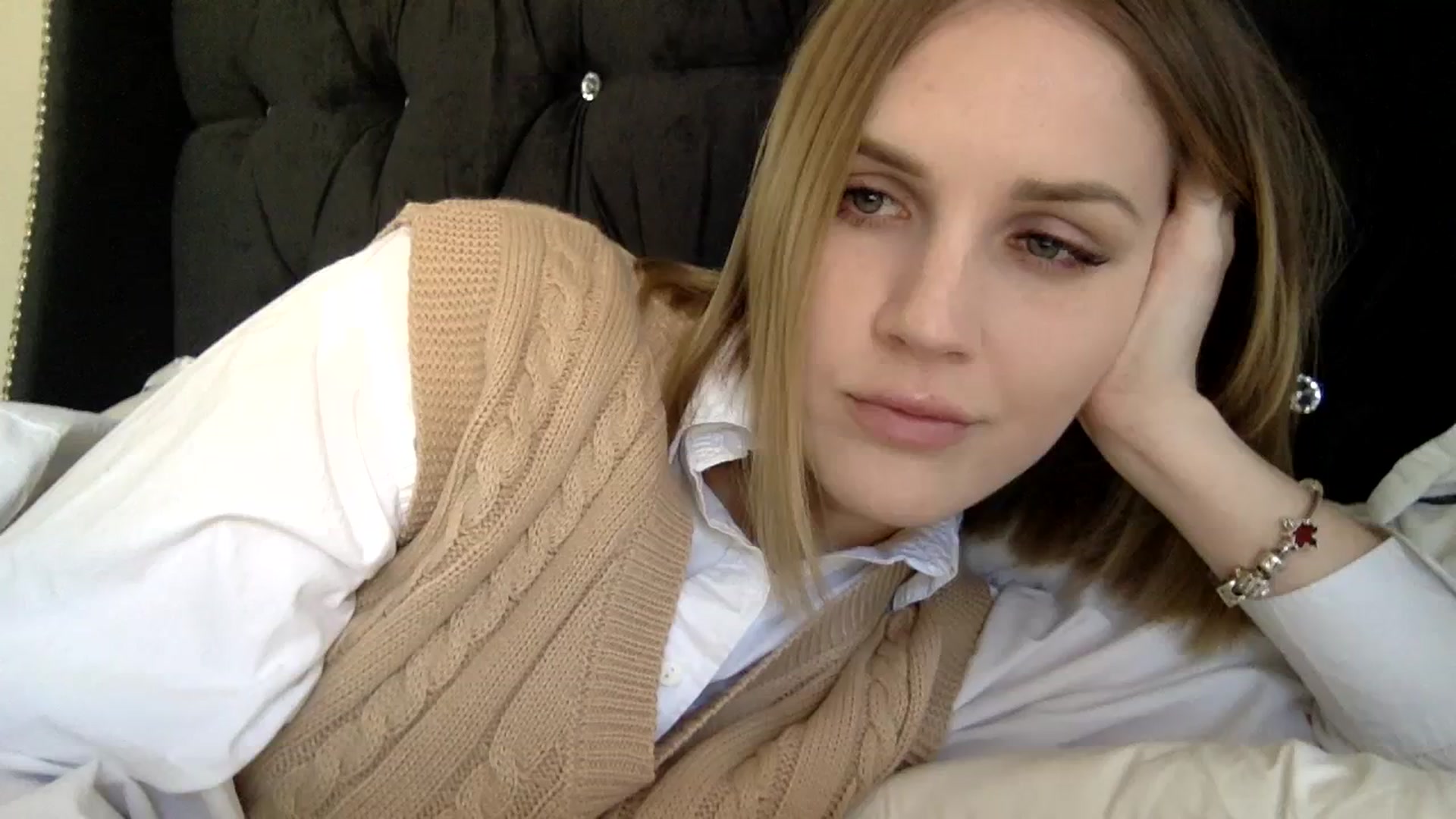 Gallery image thumbnail from Nicole_1286's myfreecams stream on, 02/20/2024, 18:27 image 10 of 20