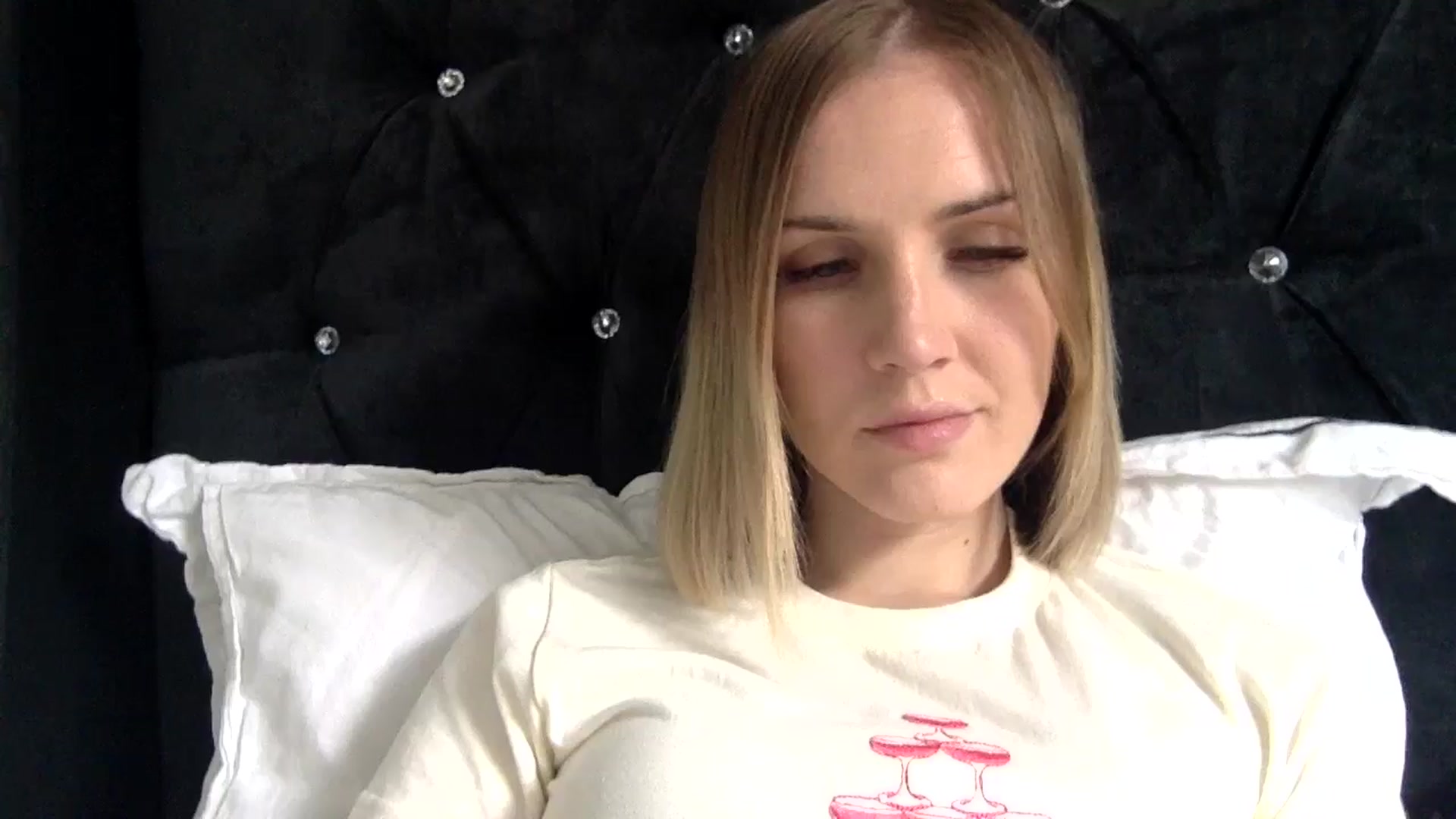 Gallery image thumbnail from Nicole_1286's myfreecams stream on, 06/10/2024, 17:40 image 1 of 20