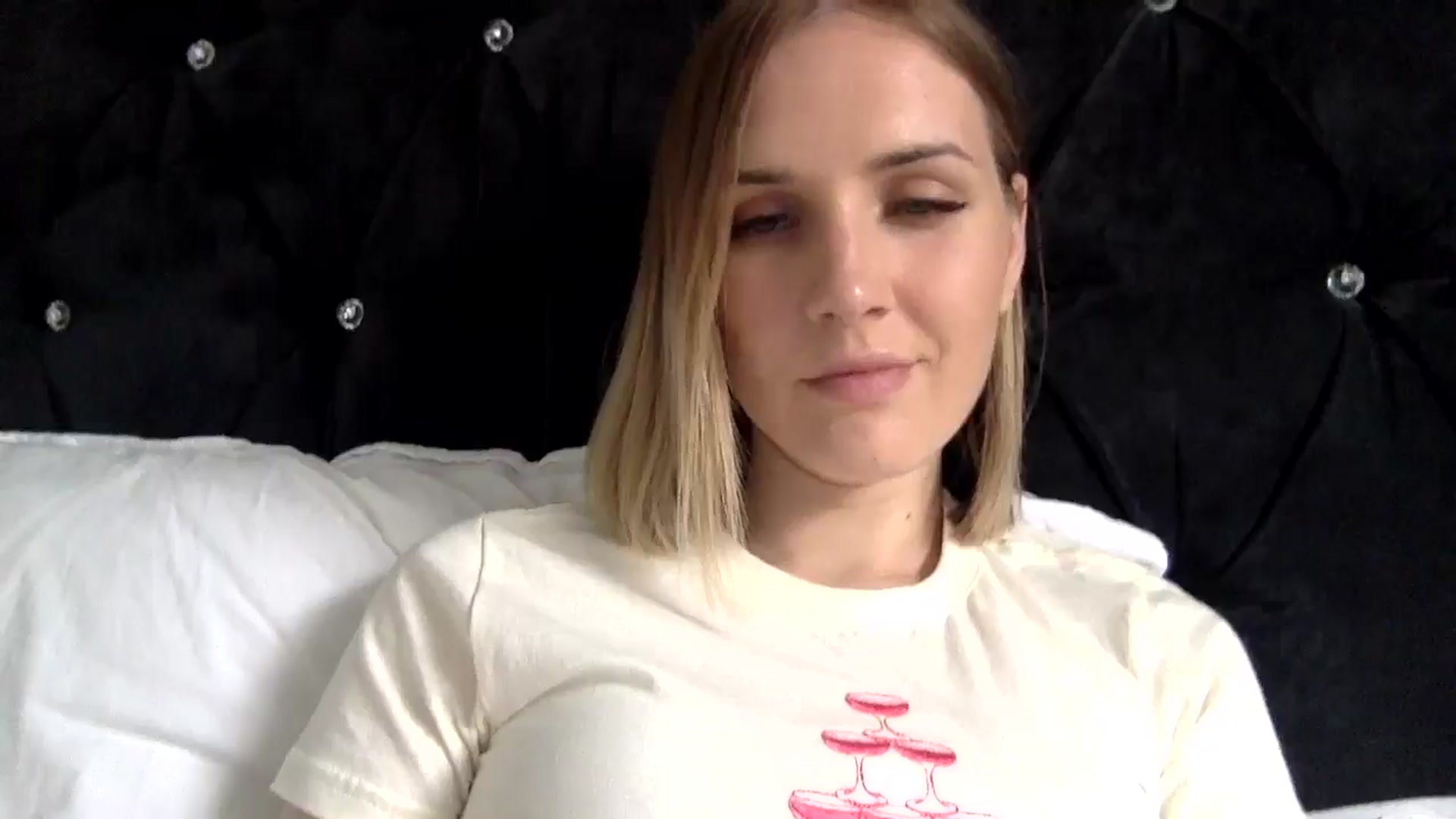 Gallery image thumbnail from Nicole_1286's myfreecams stream on, 06/10/2024, 17:40 image 18 of 20