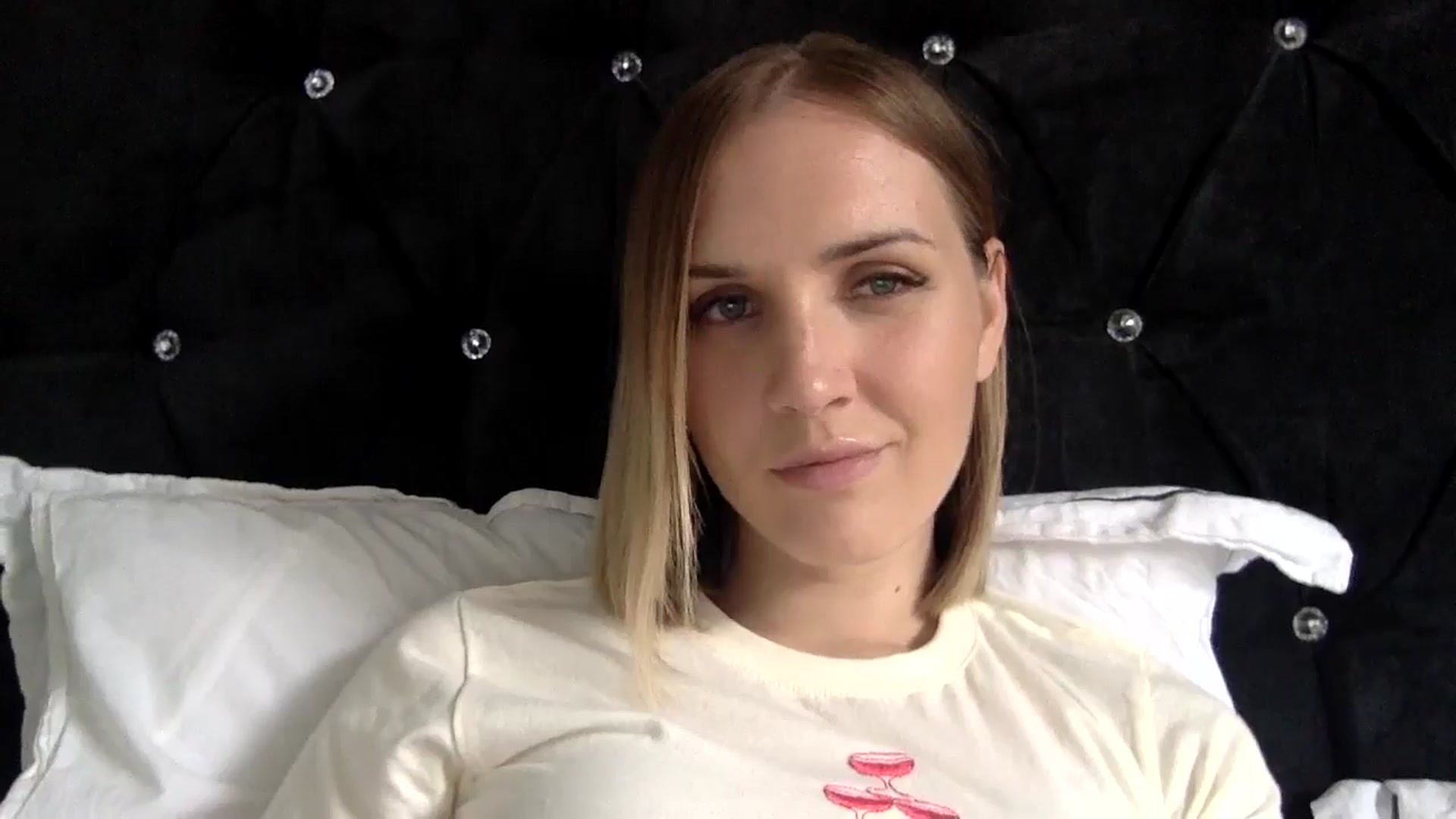 Gallery image thumbnail from Nicole_1286's myfreecams stream on, 06/10/2024, 17:40 image 9 of 20