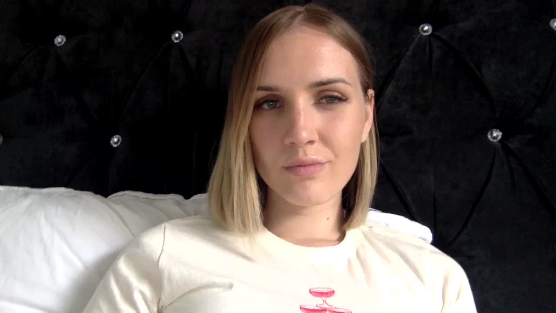 Gallery image thumbnail from Nicole_1286's myfreecams stream on, 06/10/2024, 17:40 image 15 of 20
