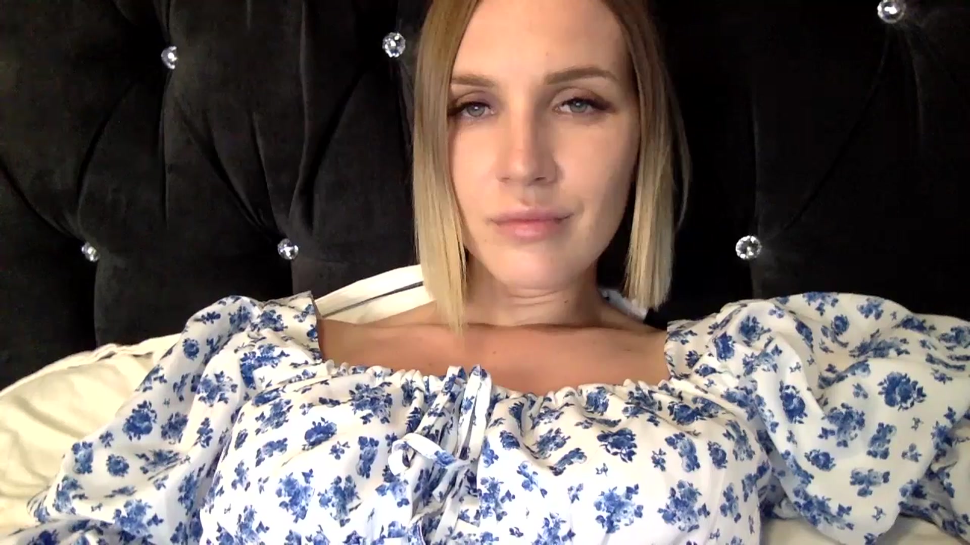 Gallery image thumbnail from Nicole_1286's myfreecams stream on, 08/28/2024, 20:52 image 16 of 20