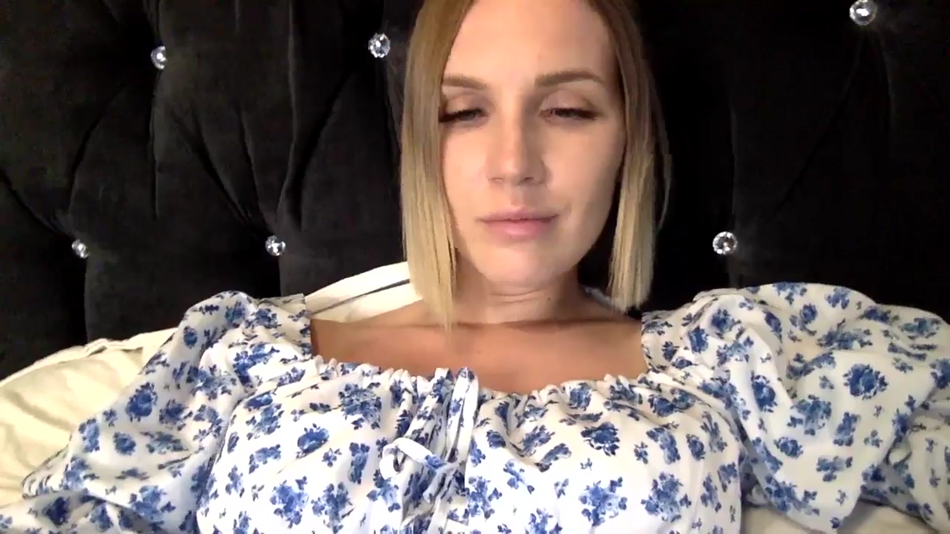 Gallery image thumbnail from Nicole_1286's myfreecams stream on, 08/28/2024, 20:52 image 17 of 20