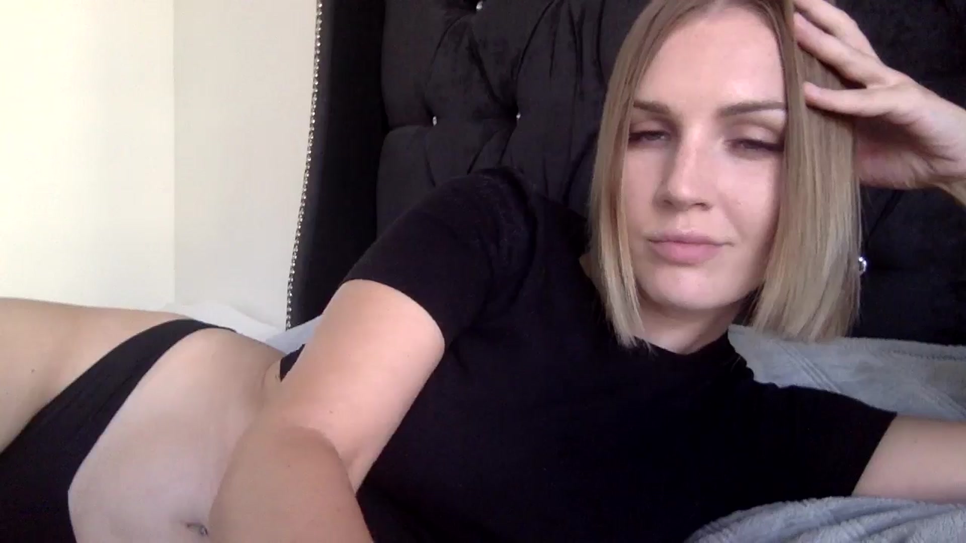 Gallery image thumbnail from Nicole_1286's myfreecams stream on, 09/16/2024, 17:50 image 6 of 20