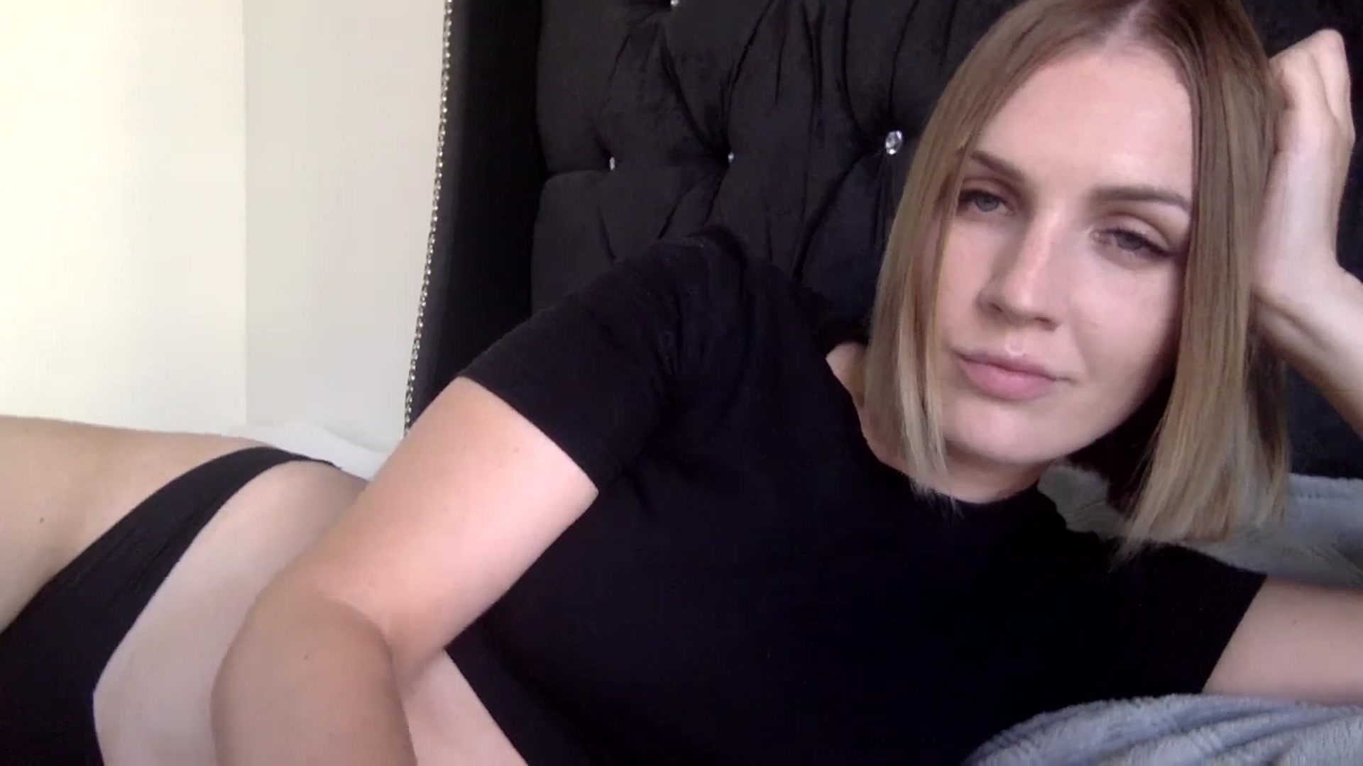 Gallery image thumbnail from Nicole_1286's myfreecams stream on, 09/16/2024, 17:50 image 8 of 20