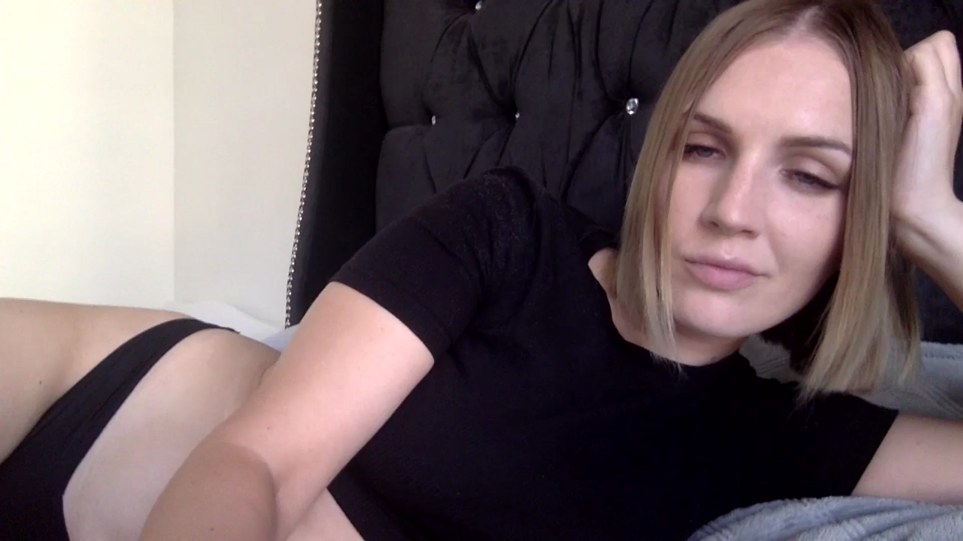 Gallery image thumbnail from Nicole_1286's myfreecams stream on, 09/16/2024, 17:50 image 11 of 20