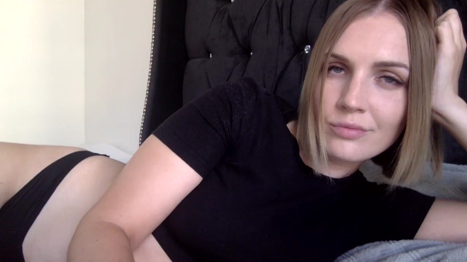 Gallery image thumbnail from Nicole_1286's myfreecams stream on, 09/16/2024, 17:50 image 19 of 20