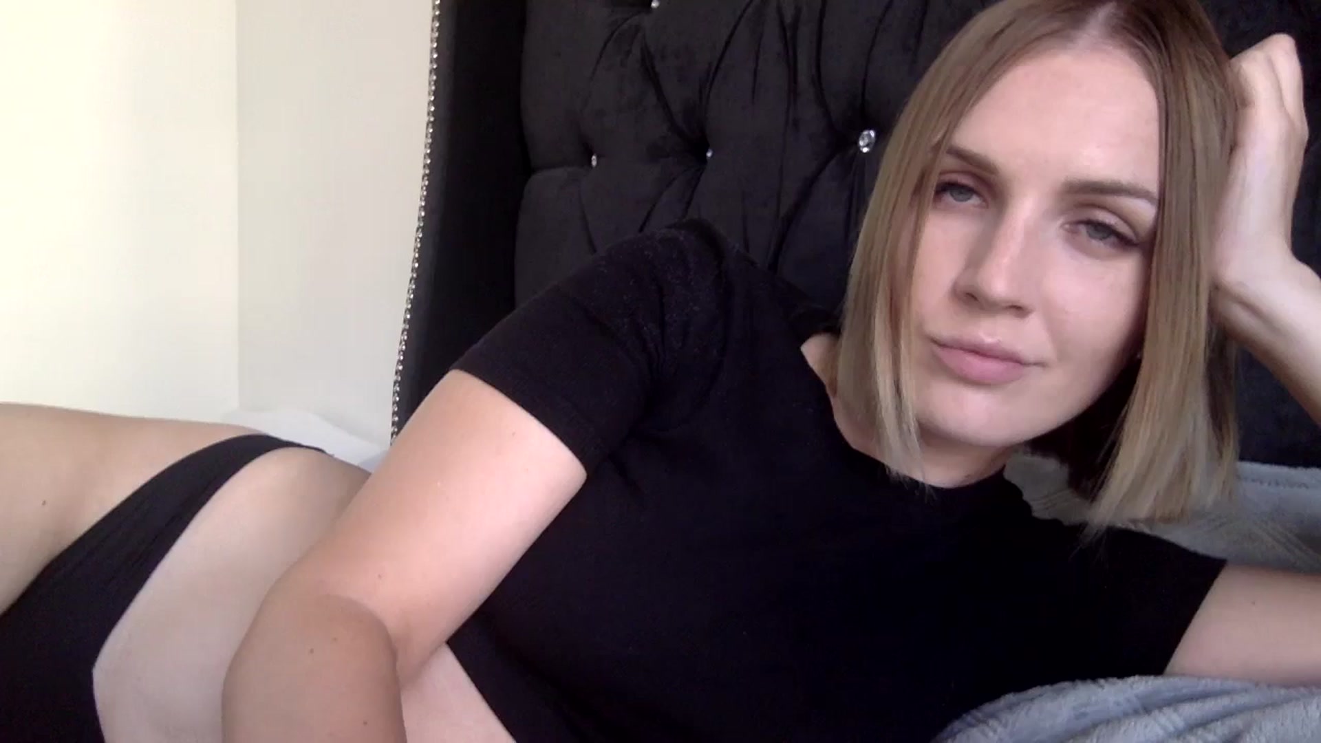 Gallery image thumbnail from Nicole_1286's myfreecams stream on, 09/16/2024, 17:50 image 7 of 20