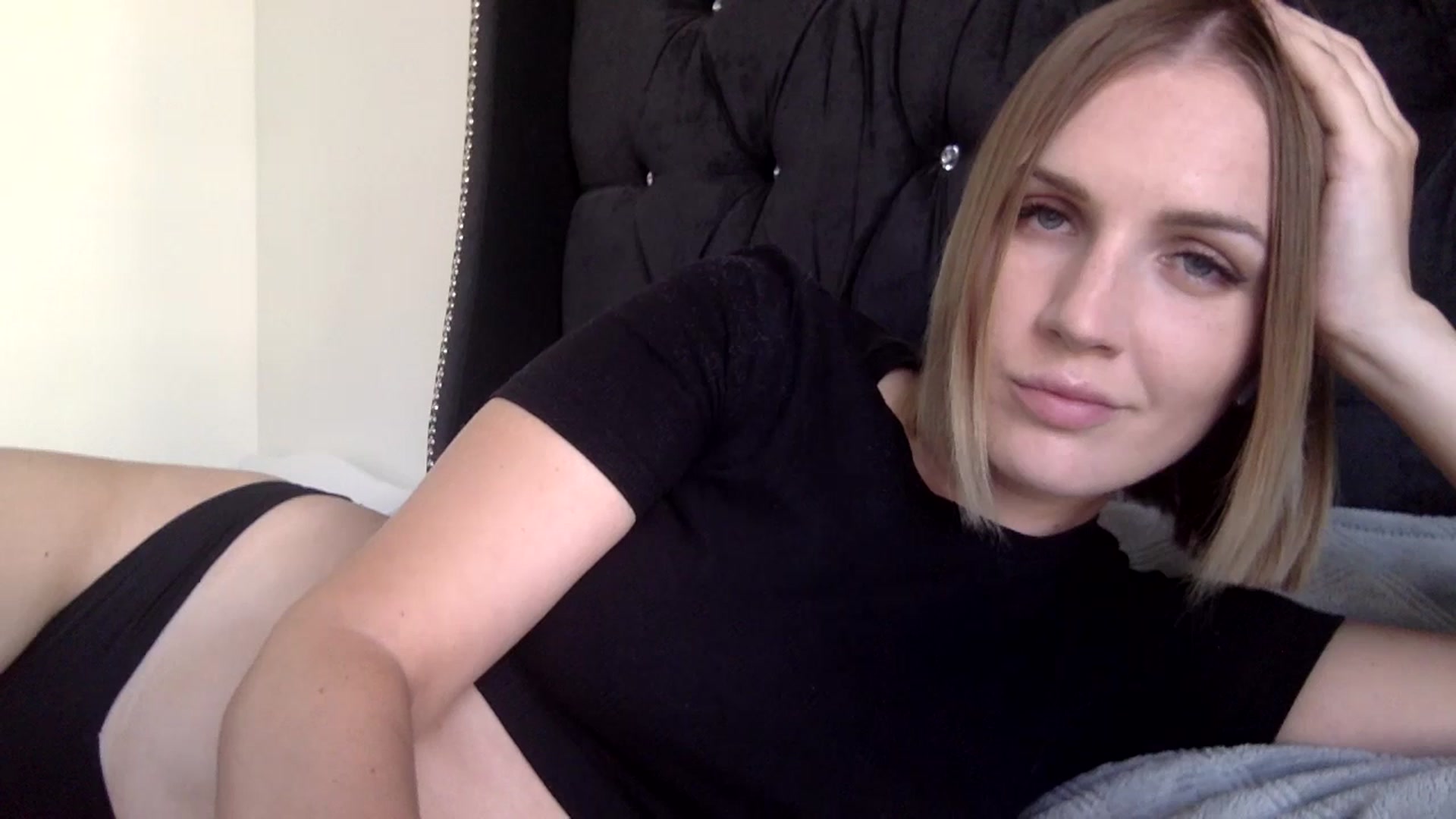 Gallery image thumbnail from Nicole_1286's myfreecams stream on, 09/16/2024, 17:50 image 4 of 20