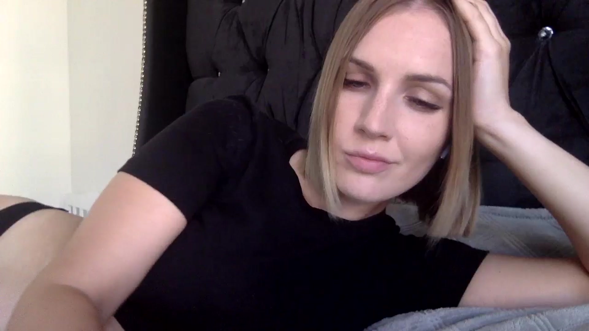 Gallery image thumbnail from Nicole_1286's myfreecams stream on, 09/16/2024, 17:50 image 2 of 20