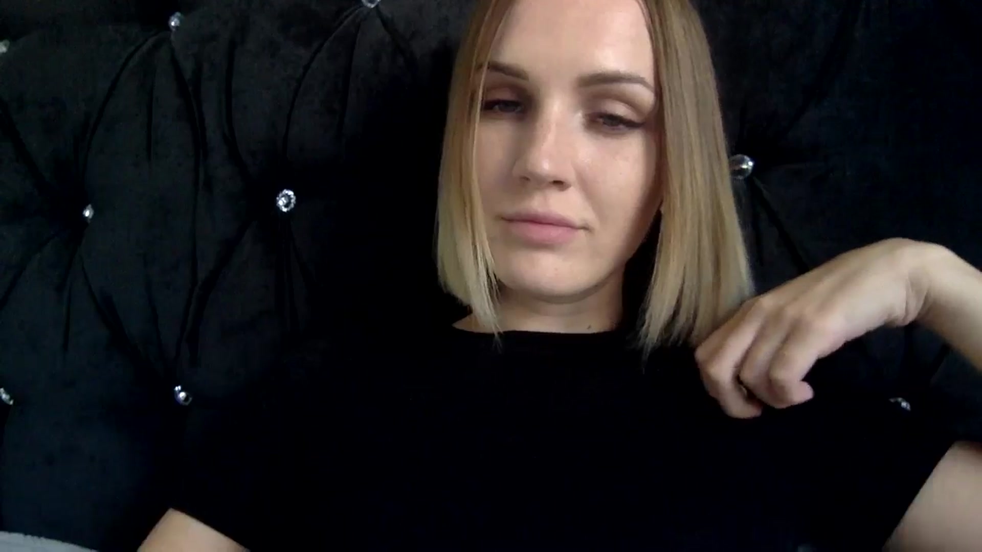 Gallery image thumbnail from Nicole_1286's myfreecams stream on, 09/16/2024, 18:21 image 10 of 20