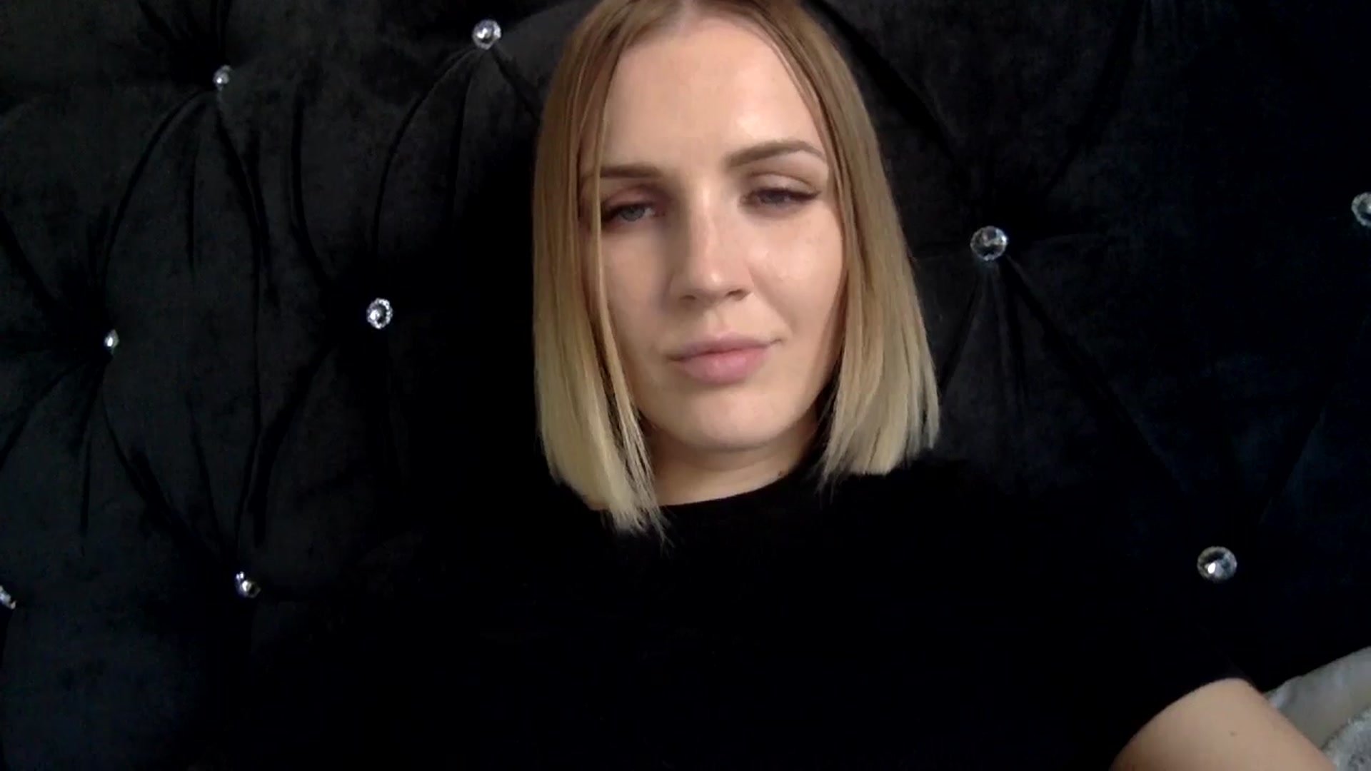 Gallery image thumbnail from Nicole_1286's myfreecams stream on, 09/16/2024, 18:21 image 17 of 20