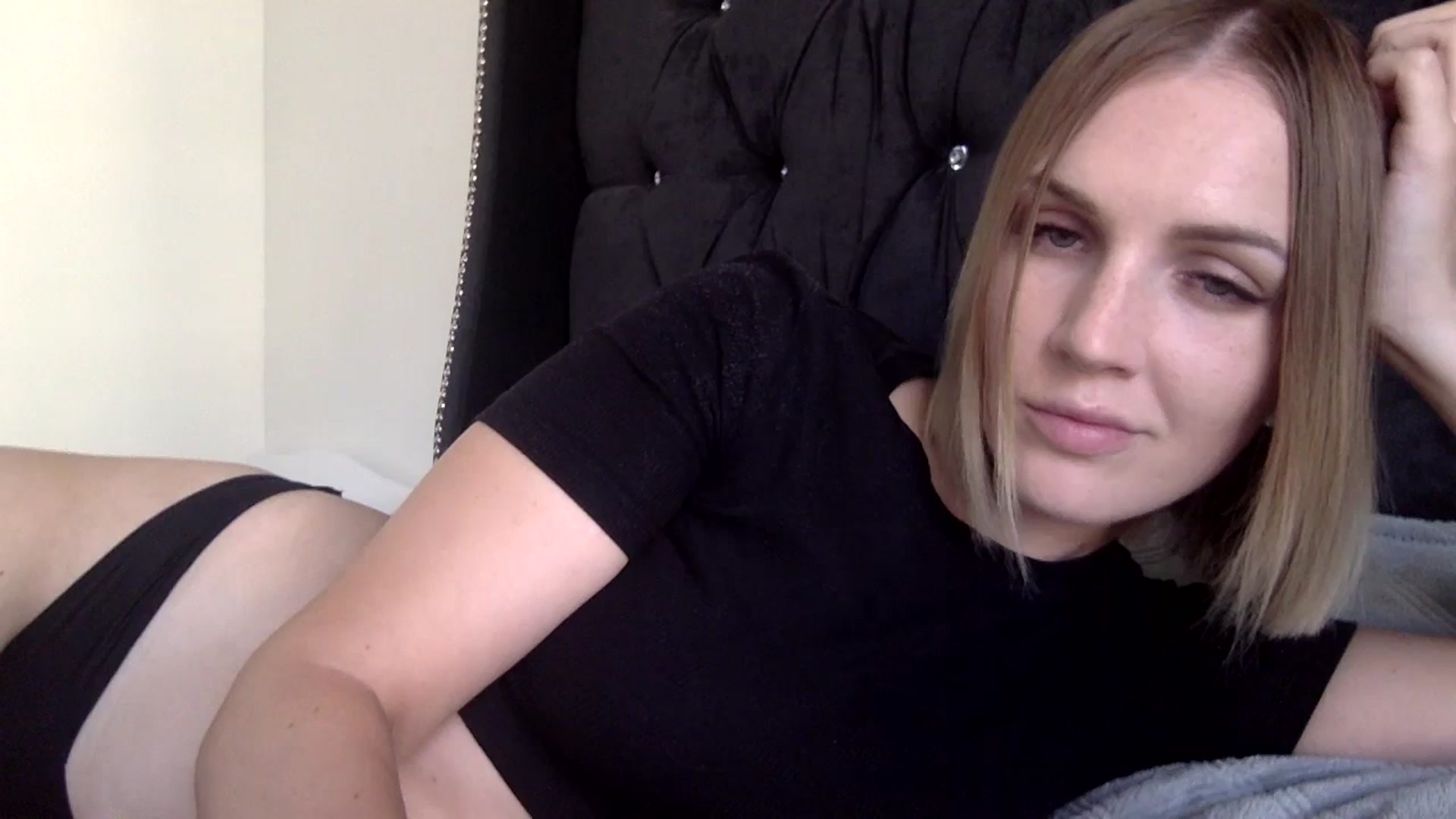 Gallery image thumbnail from Nicole_1286's myfreecams stream on, 09/16/2024, 18:21 image 5 of 20