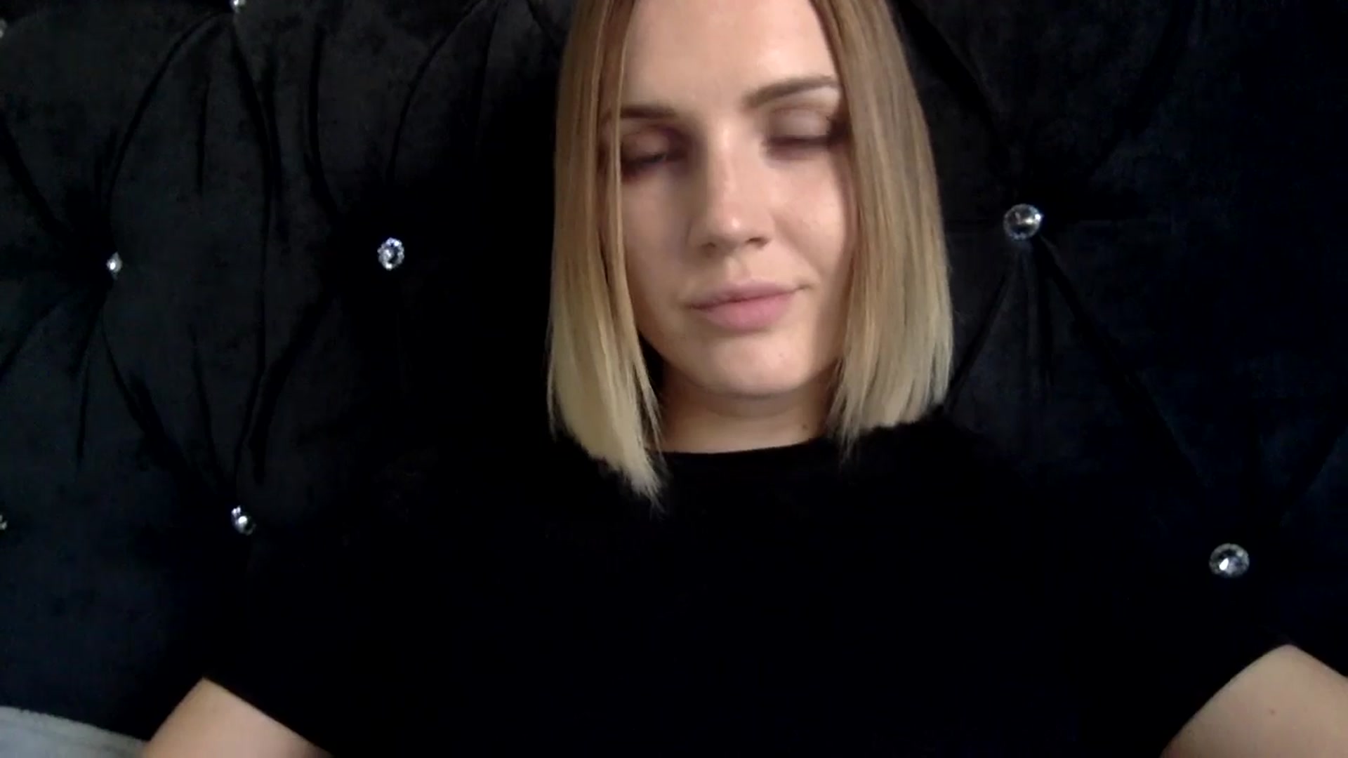 Gallery image thumbnail from Nicole_1286's myfreecams stream on, 09/16/2024, 18:21 image 8 of 20