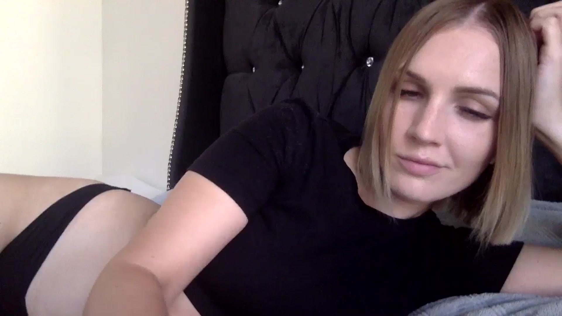 Gallery image thumbnail from Nicole_1286's myfreecams stream on, 09/16/2024, 18:21 image 3 of 20