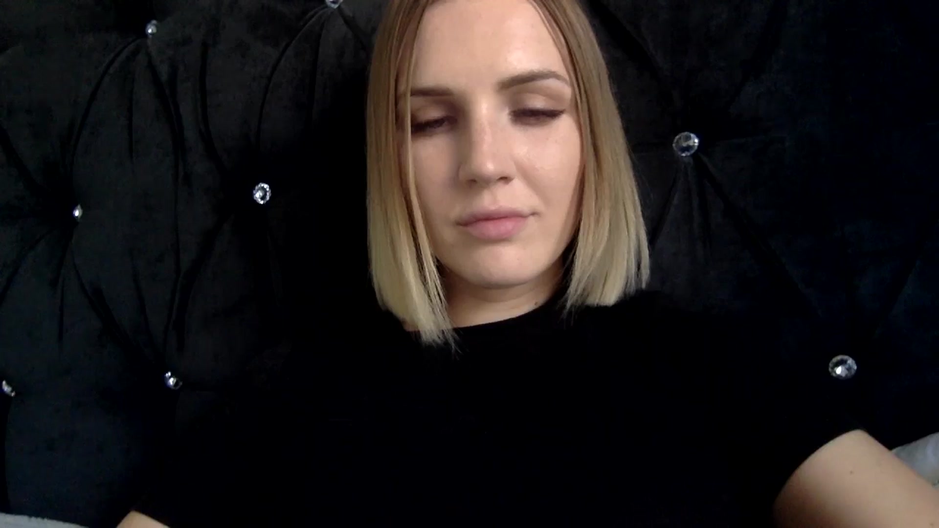 Gallery image thumbnail from Nicole_1286's myfreecams stream on, 09/16/2024, 18:21 image 16 of 20