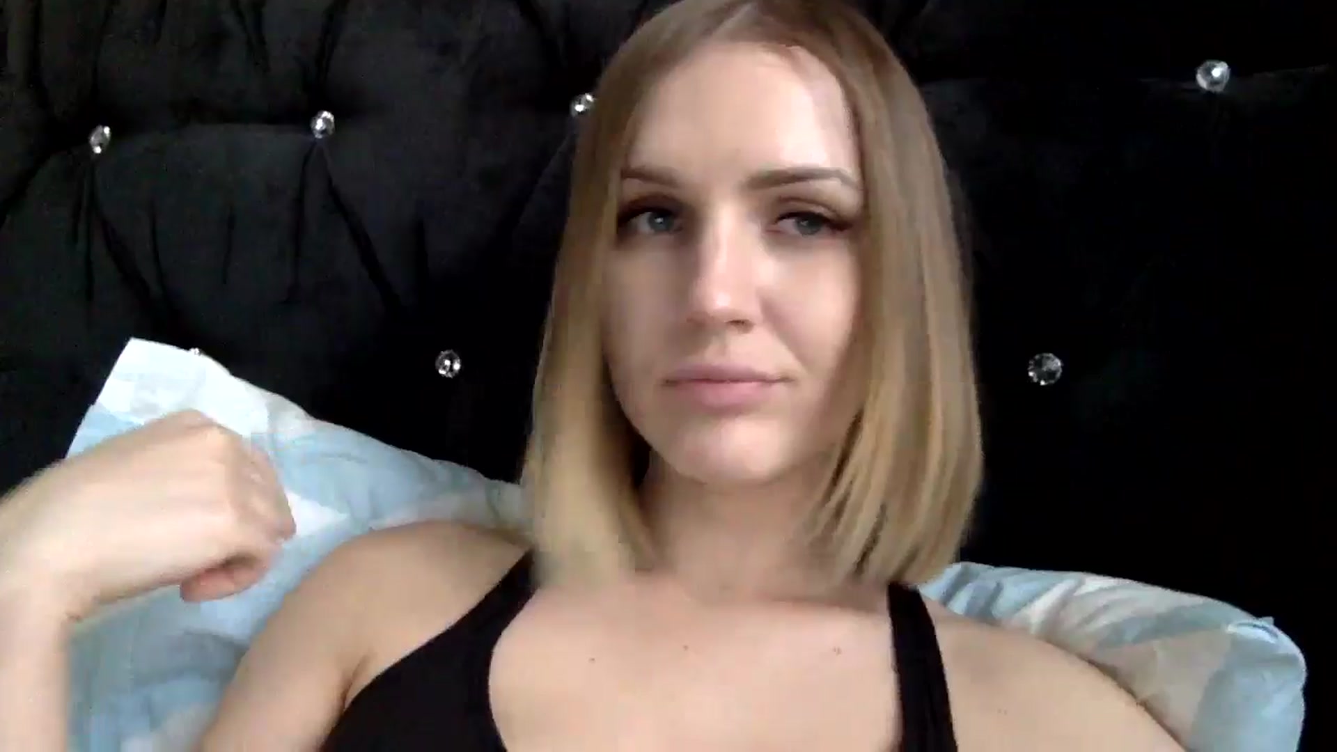 Gallery image thumbnail from Nicole_1286's myfreecams stream on, 01/06/2025, 20:00 image 13 of 20