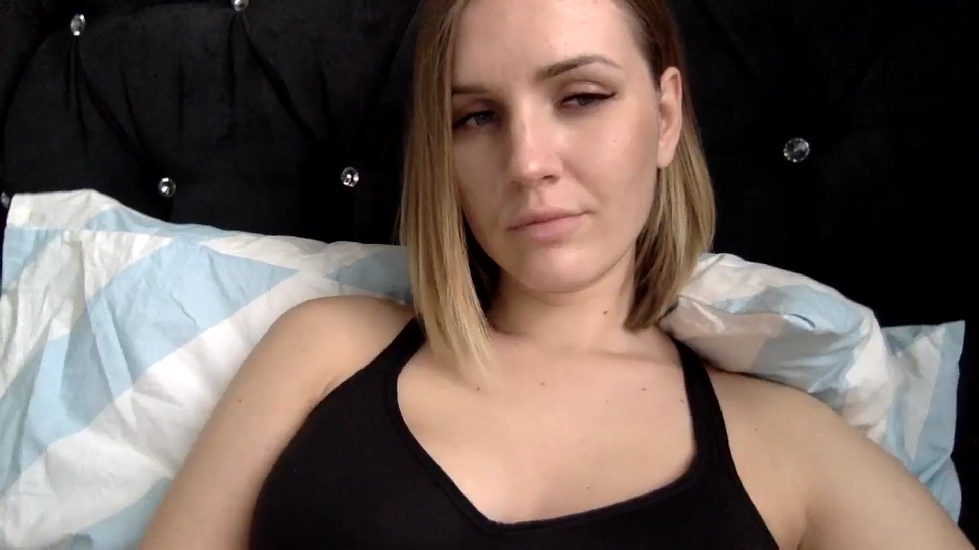 Gallery image thumbnail from Nicole_1286's myfreecams stream on, 01/06/2025, 20:00 image 5 of 20