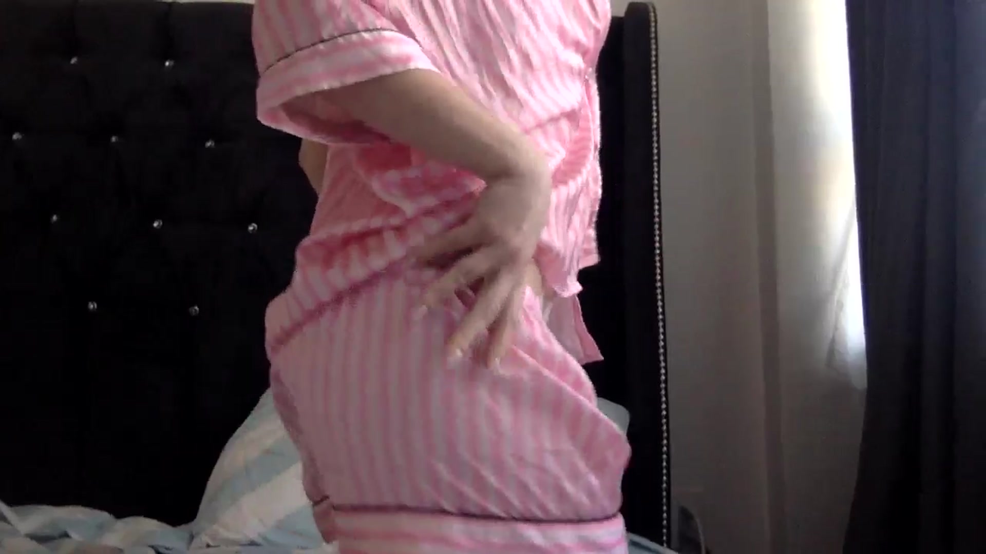 Gallery image thumbnail from Nicole_1286's myfreecams stream on, 03/21/2025, 16:22 image 3 of 20