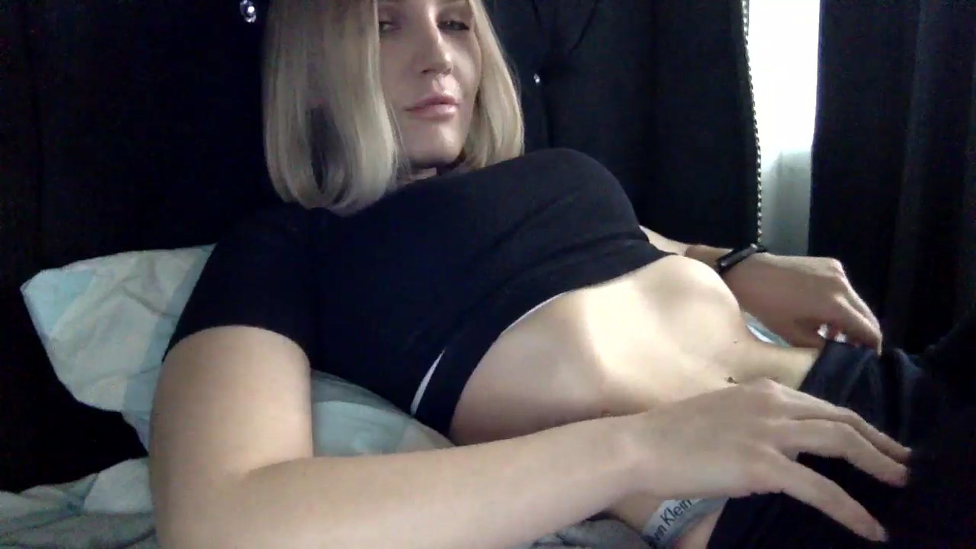 Gallery image thumbnail from Nicole_1286's myfreecams stream on, 04/11/2025, 18:17 image 9 of 20