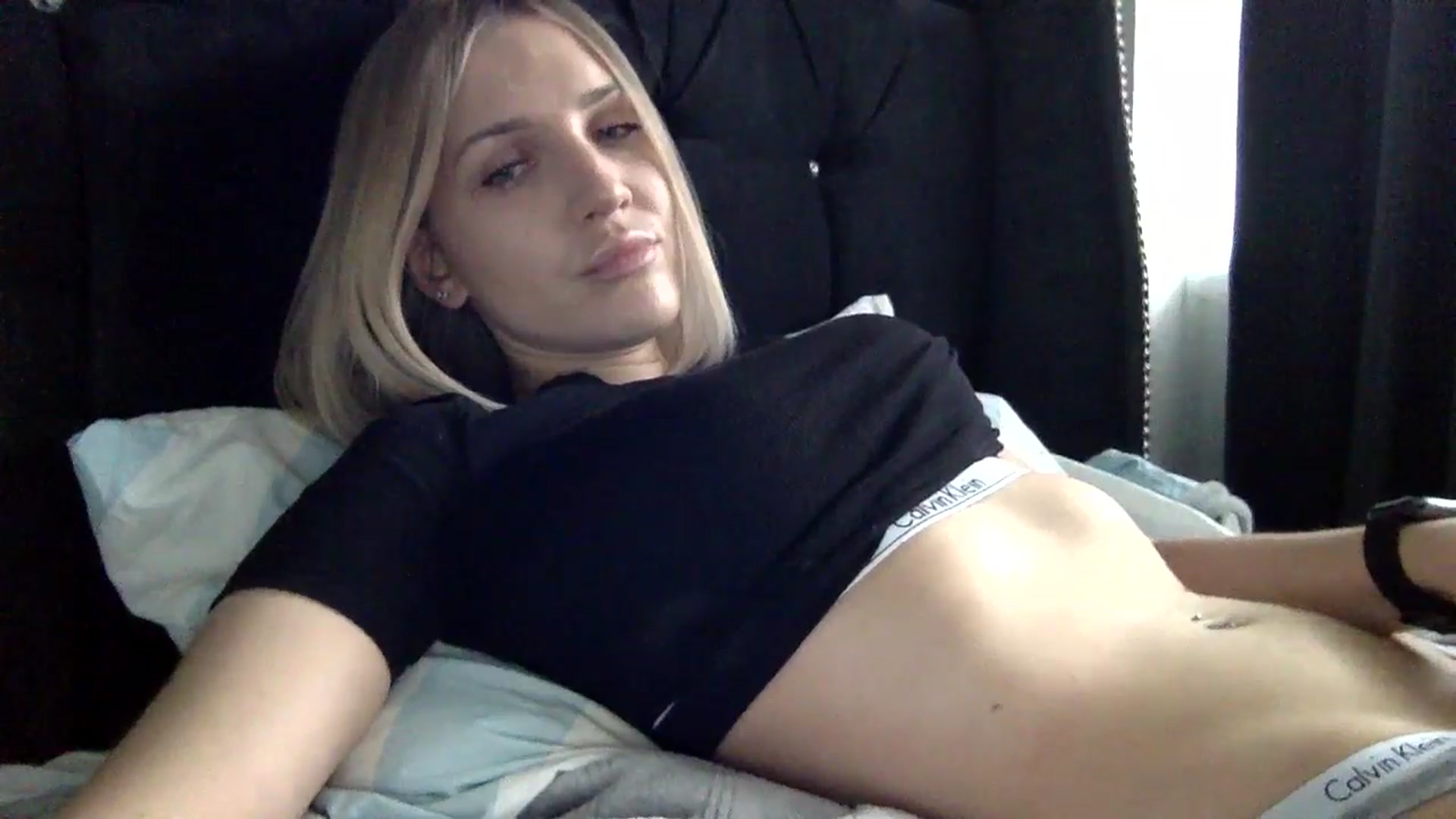 Gallery image thumbnail from Nicole_1286's myfreecams stream on, 04/11/2025, 18:17 image 17 of 20