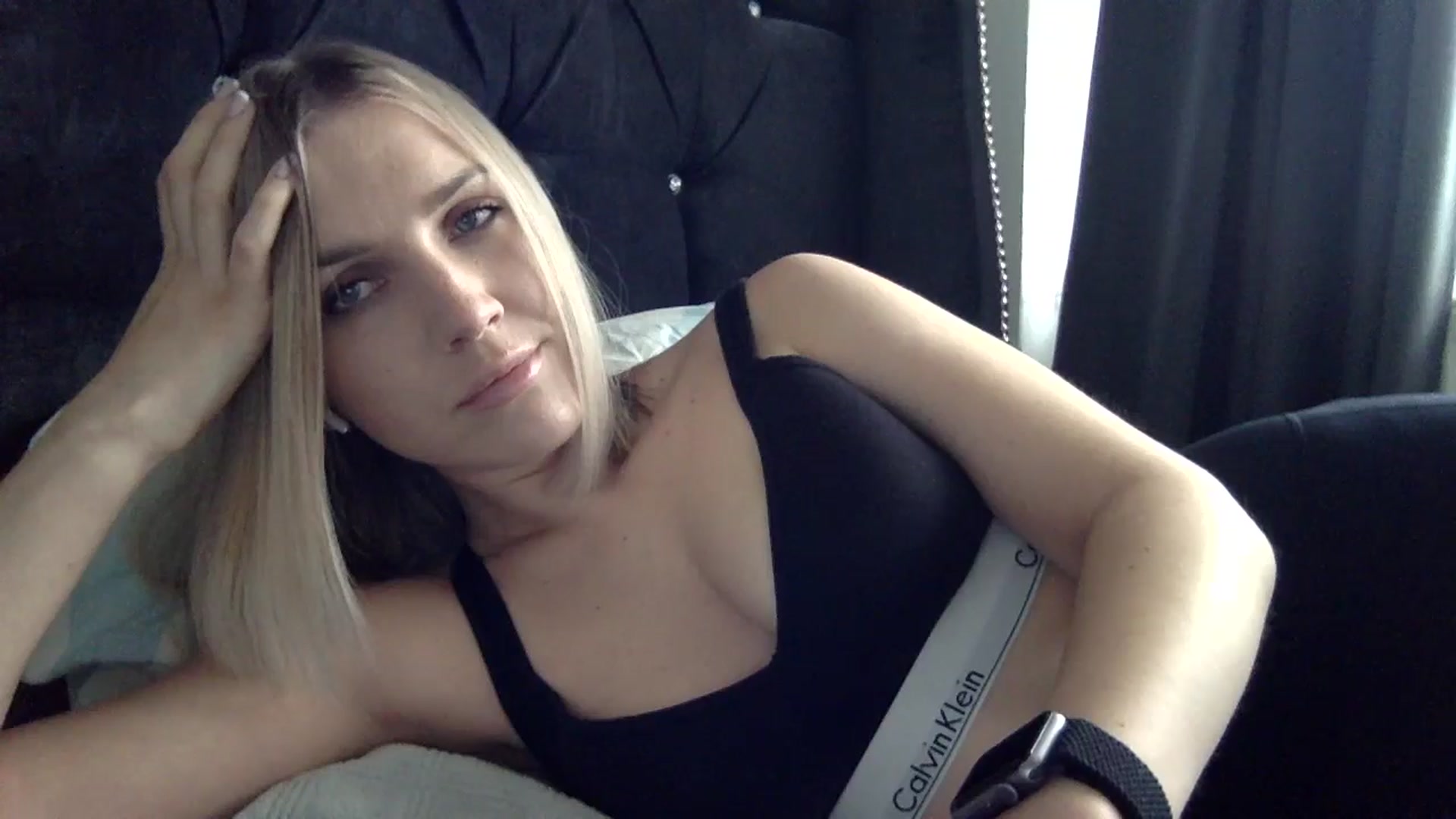 Gallery image thumbnail from Nicole_1286's myfreecams stream on, 04/14/2025, 19:04 image 4 of 20