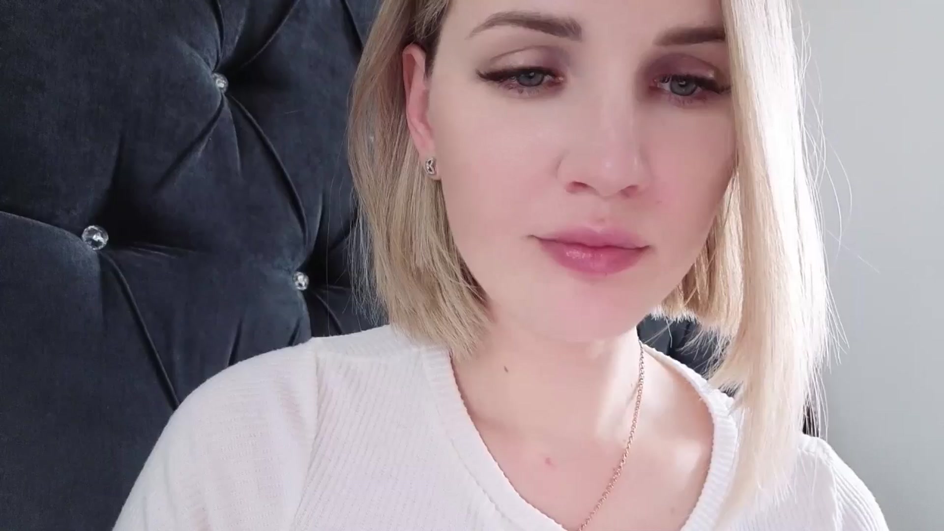 Gallery image thumbnail from Nicole_1286's myfreecams stream on, 04/01/2026, 20:08 image 14 of 20