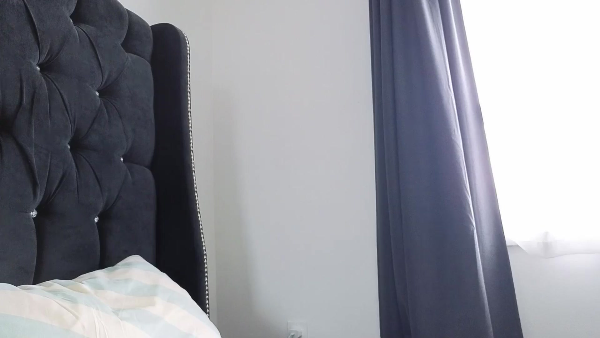Gallery image thumbnail from Nicole_1286's myfreecams stream on, 04/16/2026, 18:41 image 10 of 20