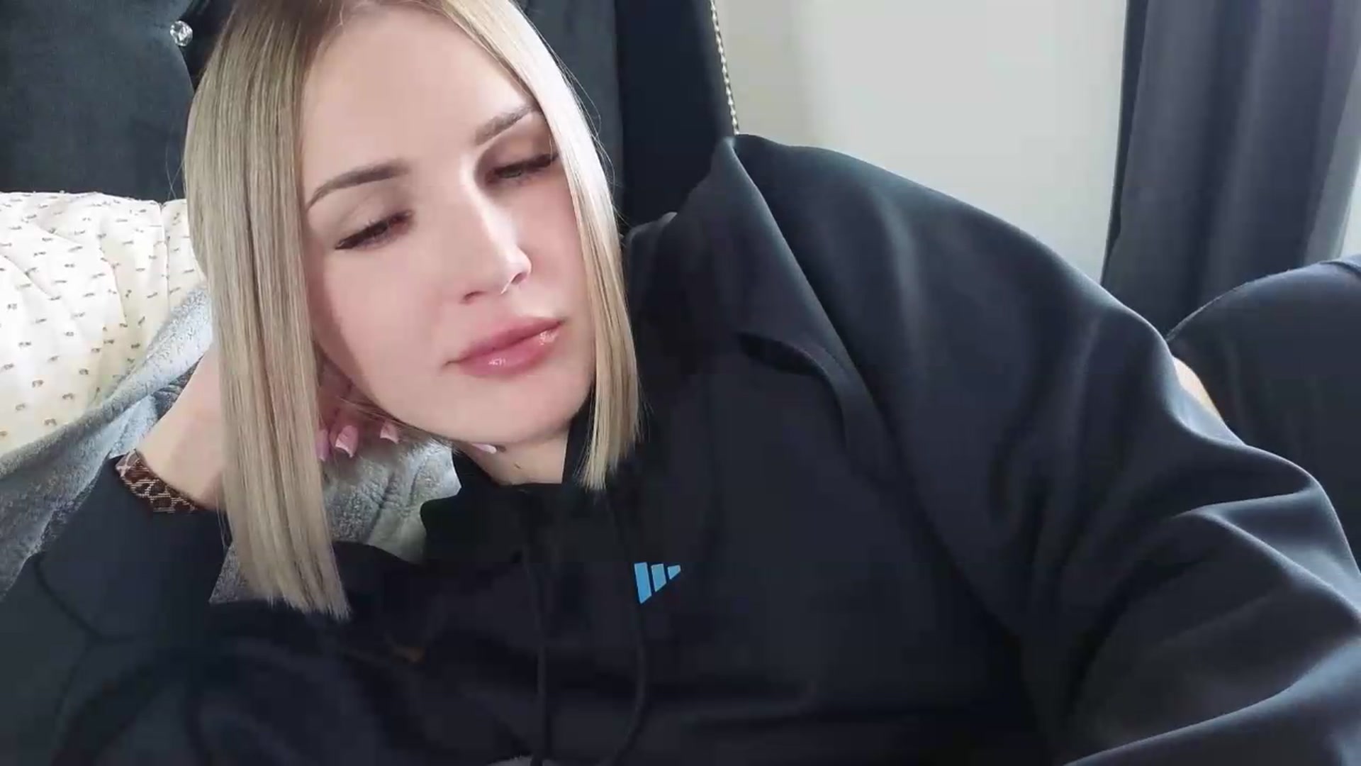 Gallery image thumbnail from Nicole_1286's myfreecams stream on, 05/25/2026, 17:40 image 6 of 20