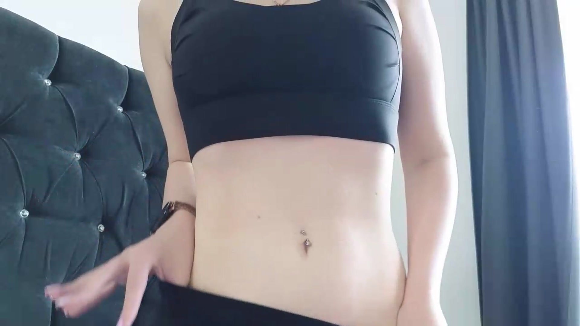 Gallery image thumbnail from Nicole_1286's myfreecams stream on, 05/25/2026, 17:40 image 14 of 20