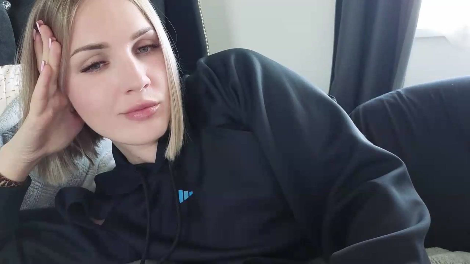 Gallery image thumbnail from Nicole_1286's myfreecams stream on, 05/25/2026, 17:40 image 11 of 20