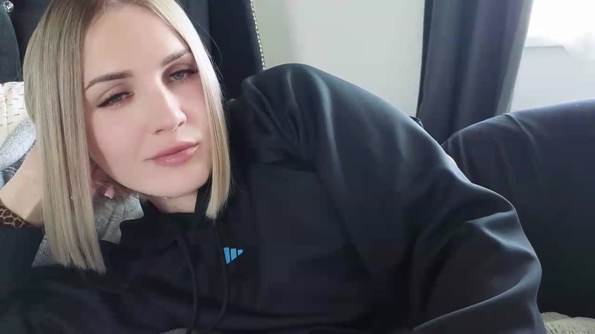 Gallery image thumbnail from Nicole_1286's myfreecams stream on, 05/25/2026, 17:40 image 10 of 20