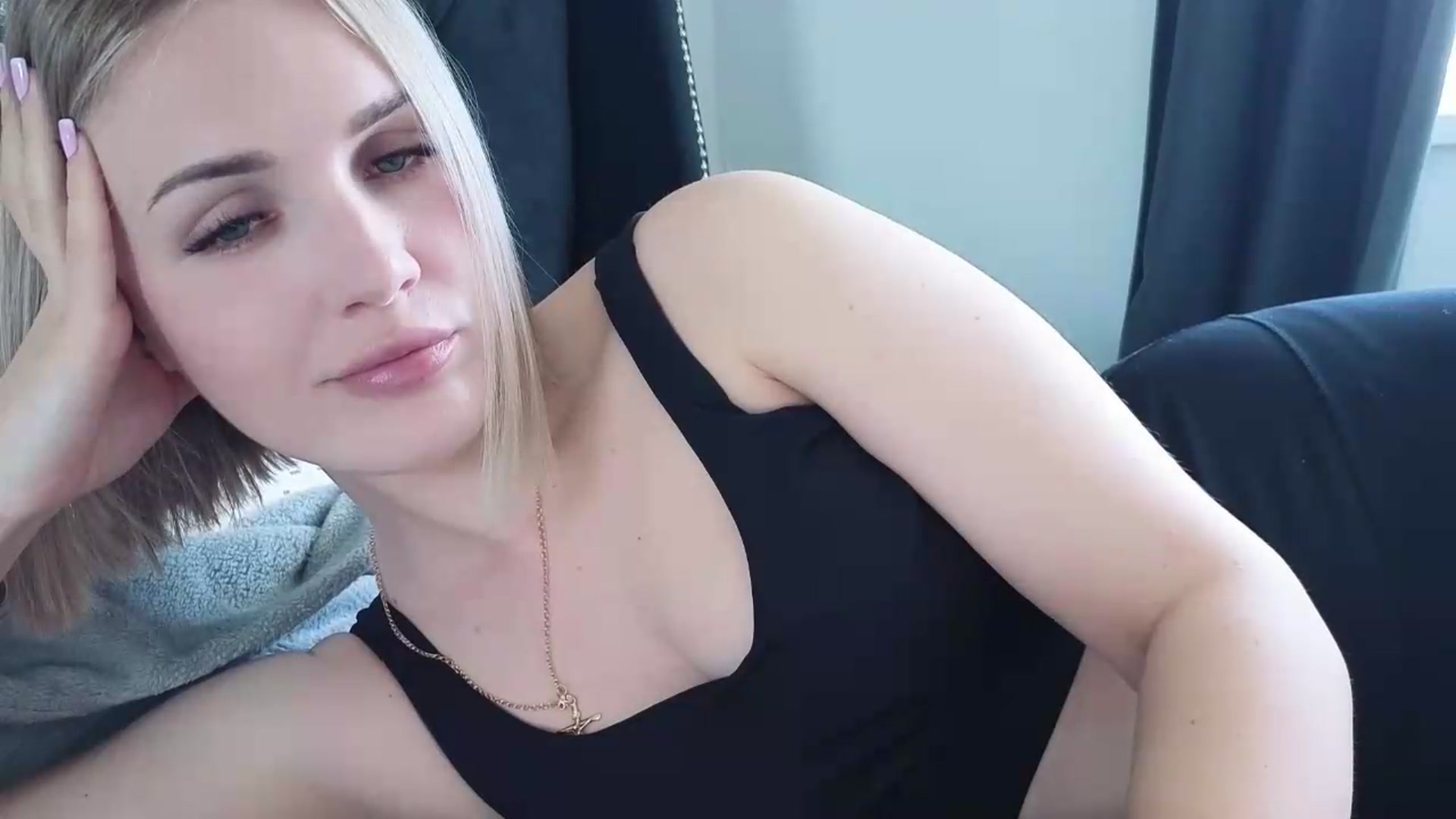 Gallery image thumbnail from Nicole_1286's myfreecams stream on, 05/25/2026, 17:40 image 15 of 20
